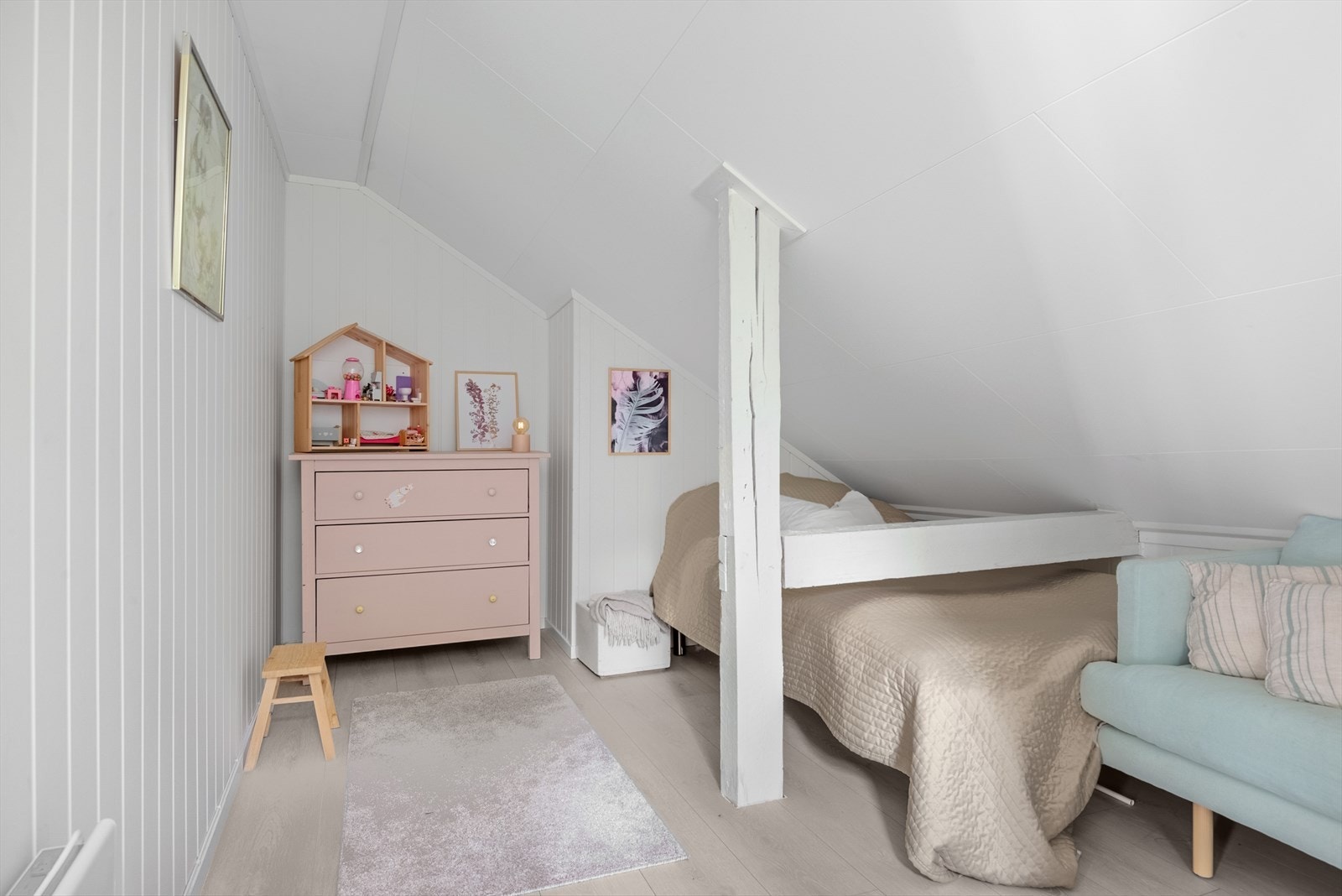 Inntagende og sjarmerende barnerom. Galleribilde