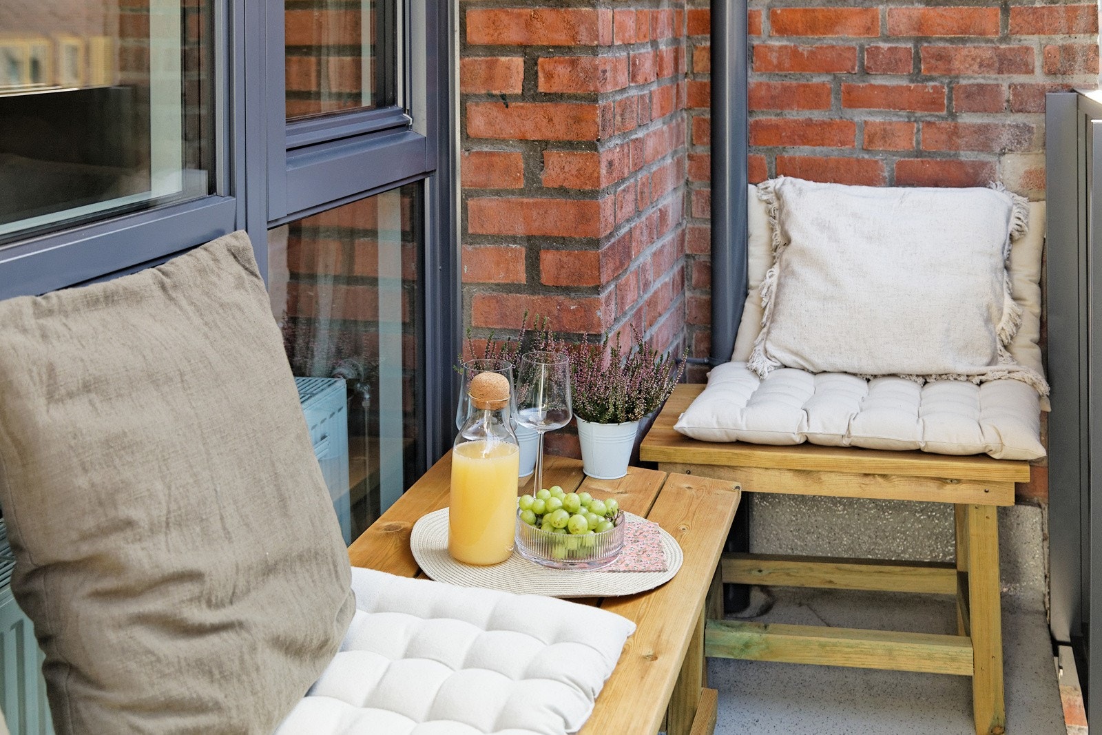 Plass til utemøblement for å nye solen Galleribilde