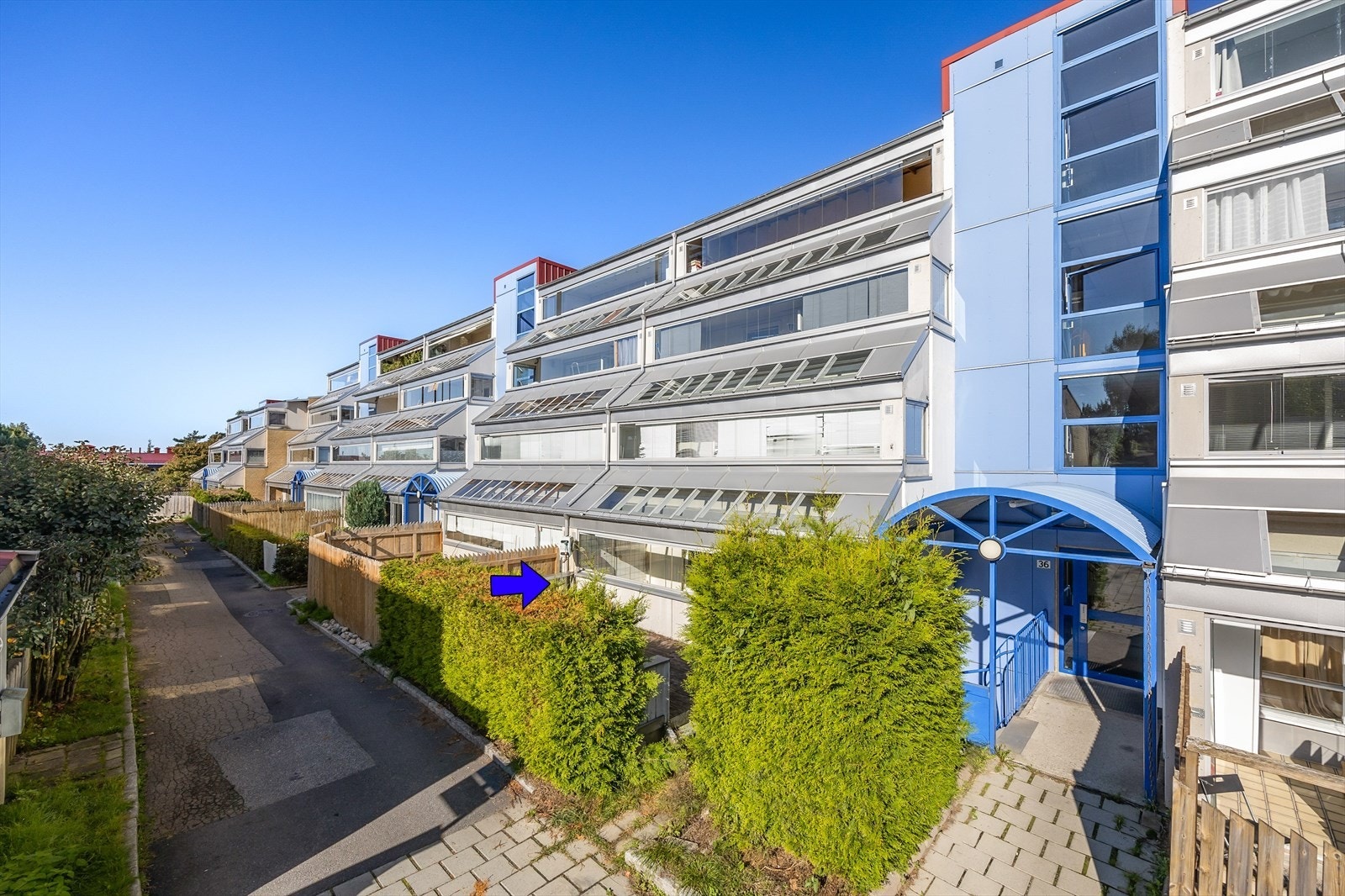 Stor og lys 4-roms med trappefri adkomst i et hyggelig og barnevennlig boligområde Galleribilde