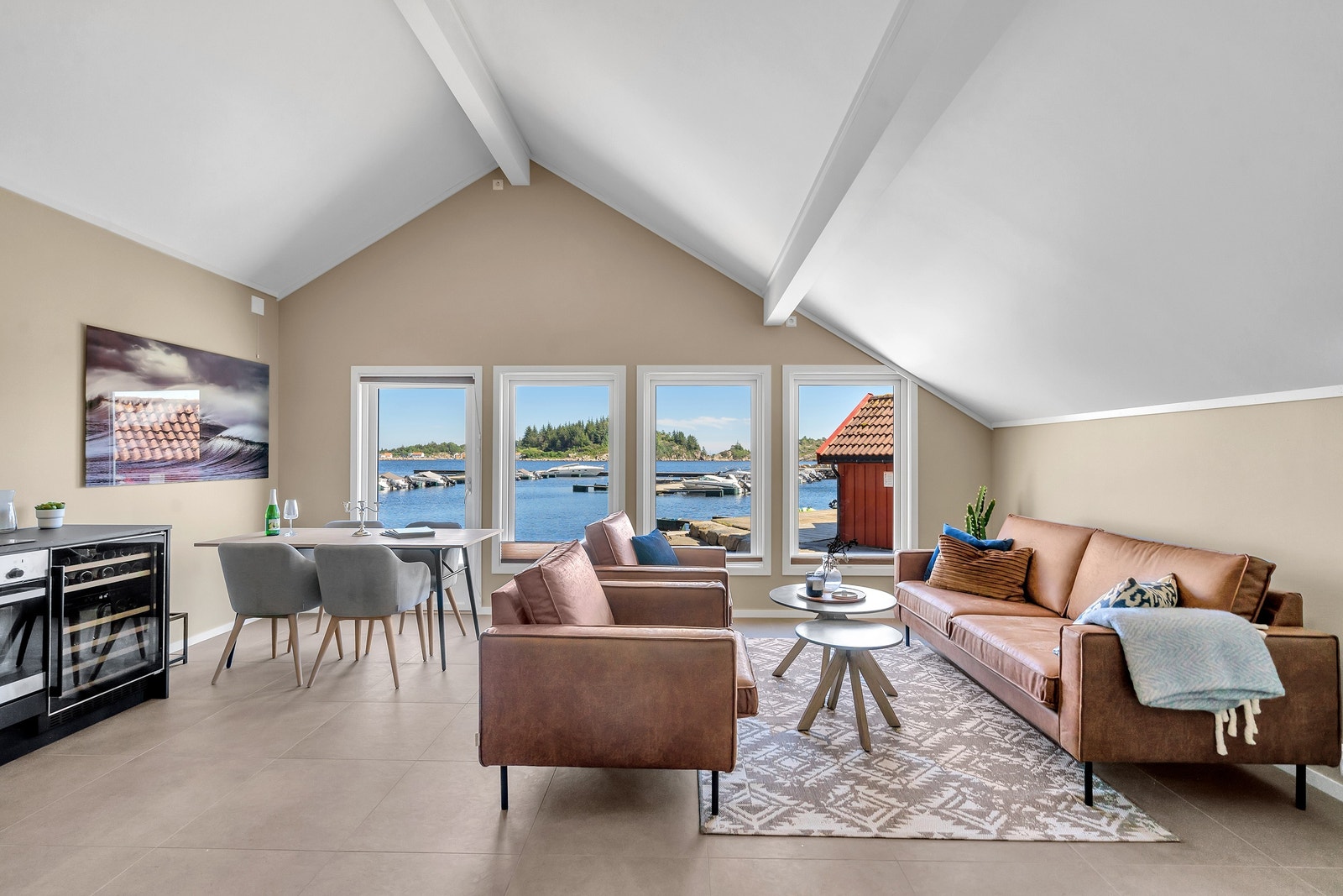 Båthuset i havna Galleribilde