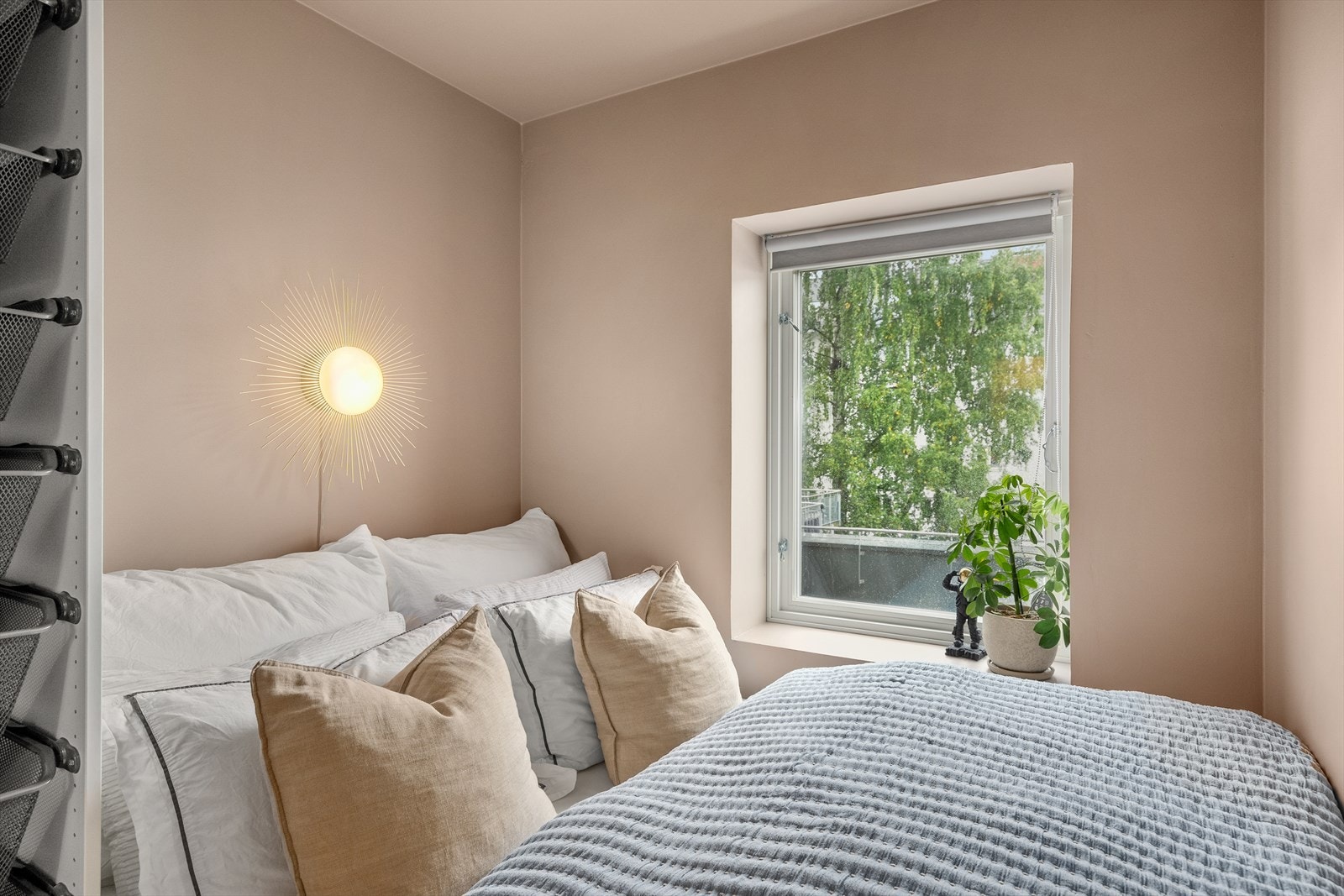 God intern beliggenhet - oppleves som høy 1. etg. Galleribilde