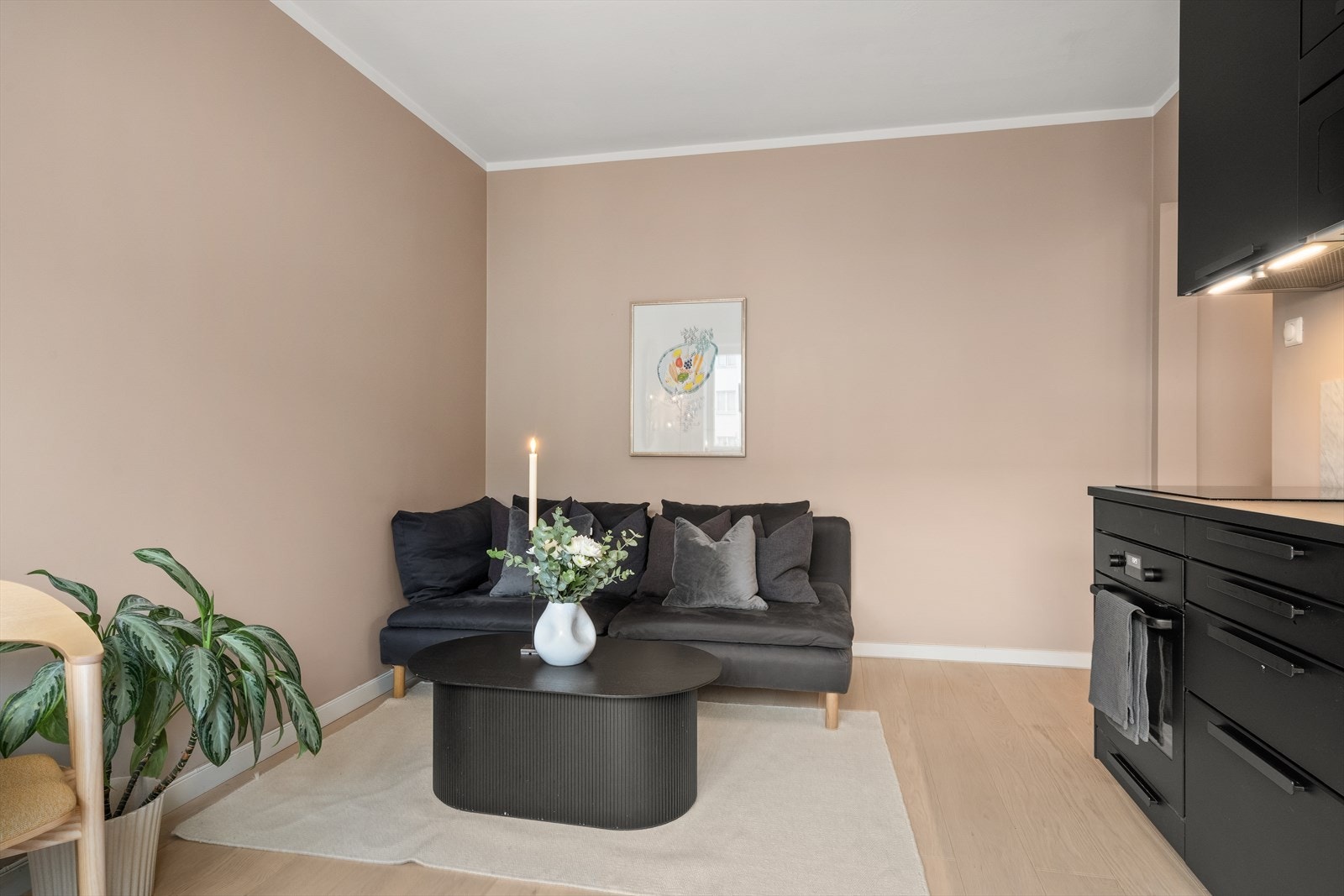 IN ordning - Mulighet for å innfri kr 245 983,- kr av fellesgjelden. Nye felleskostnader vil bli kr 3.359,- pr. mnd. Galleribilde