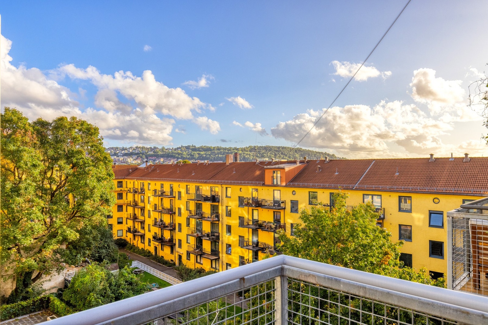 Her har du nydelig utsikt mot Ekeberg og en hyggelig bakgård. Galleribilde