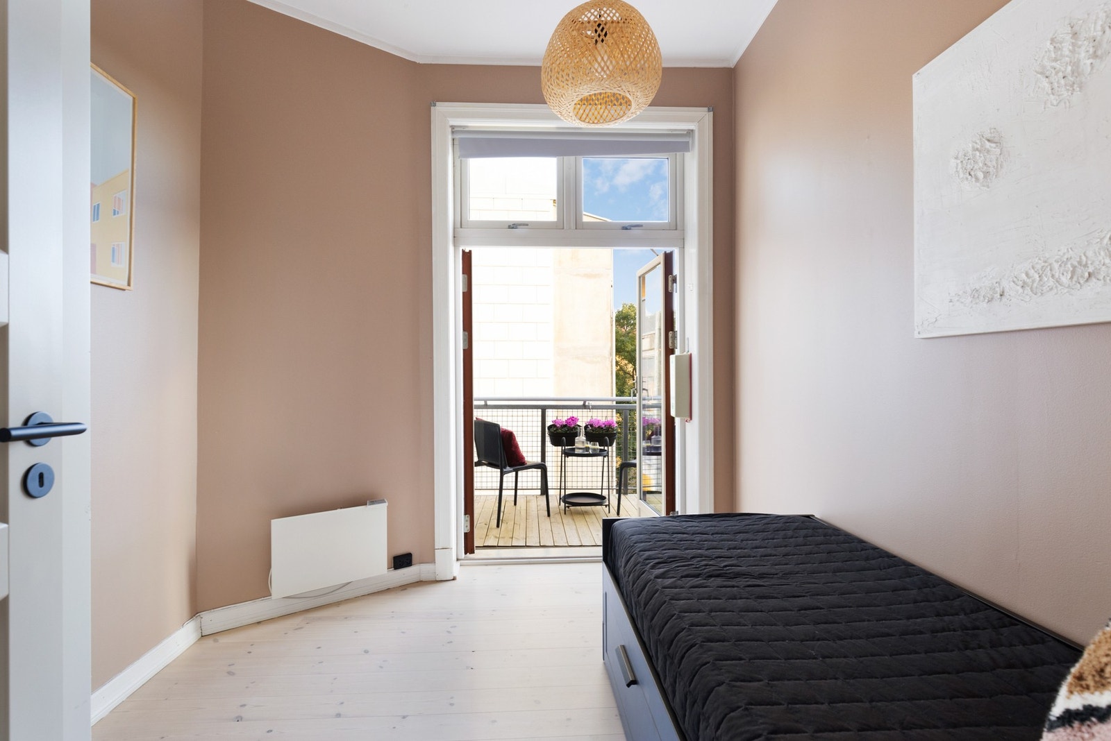 Soverom nummer to passer perfekt som gjesterom, barnerom eller kontor. Galleribilde