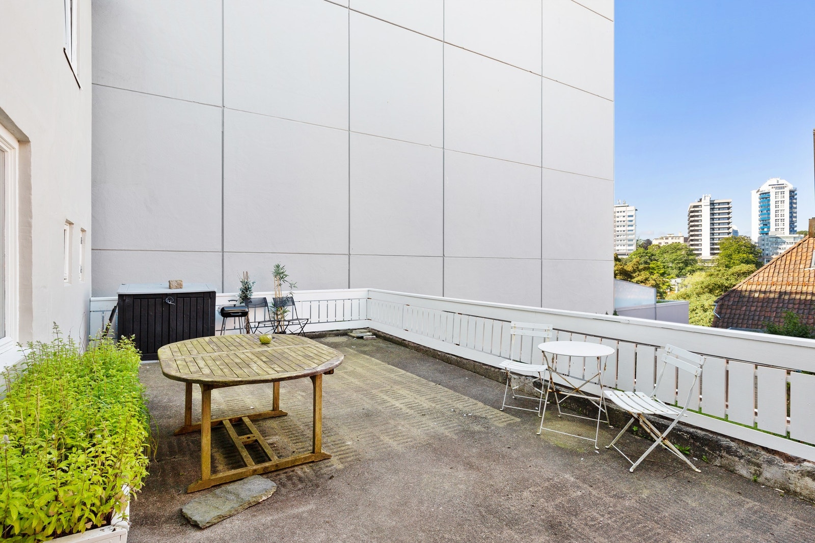 Felles terrasse i 2. etasje. Galleribilde