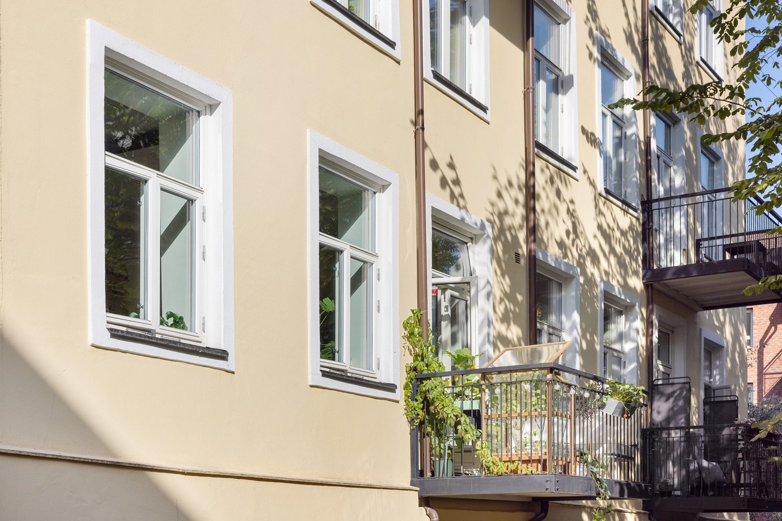 Fasaden mot gårdsrom. Galleribilde