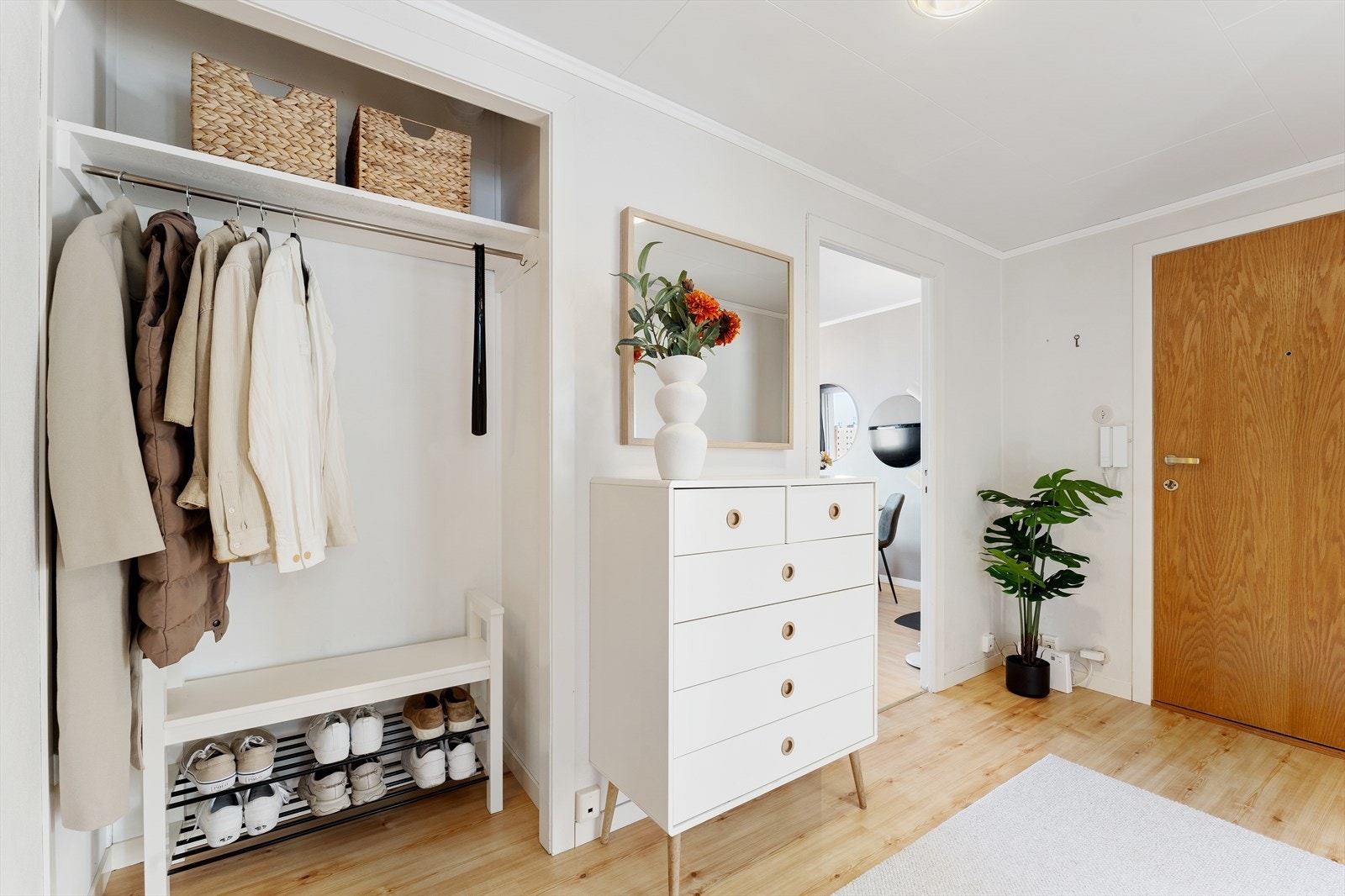 - Velkommen inn! Husk visningspåmelding - Galleribilde