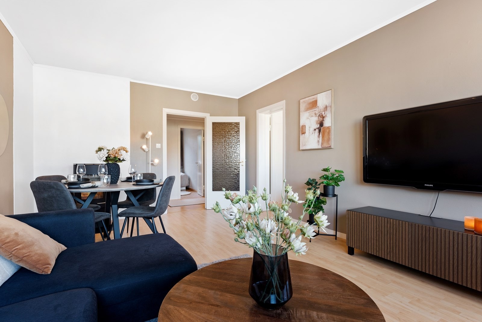 - Leiligheten har gulv av laminat - Galleribilde