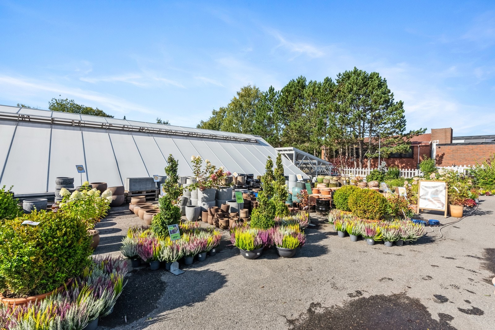 Vi har så mye fint i området, Nordtvet gård, bibliotek, svømmehall, men ikke minst Nordtvet Gartneri som må oppleves, spesielt rundt juletider. Galleribilde