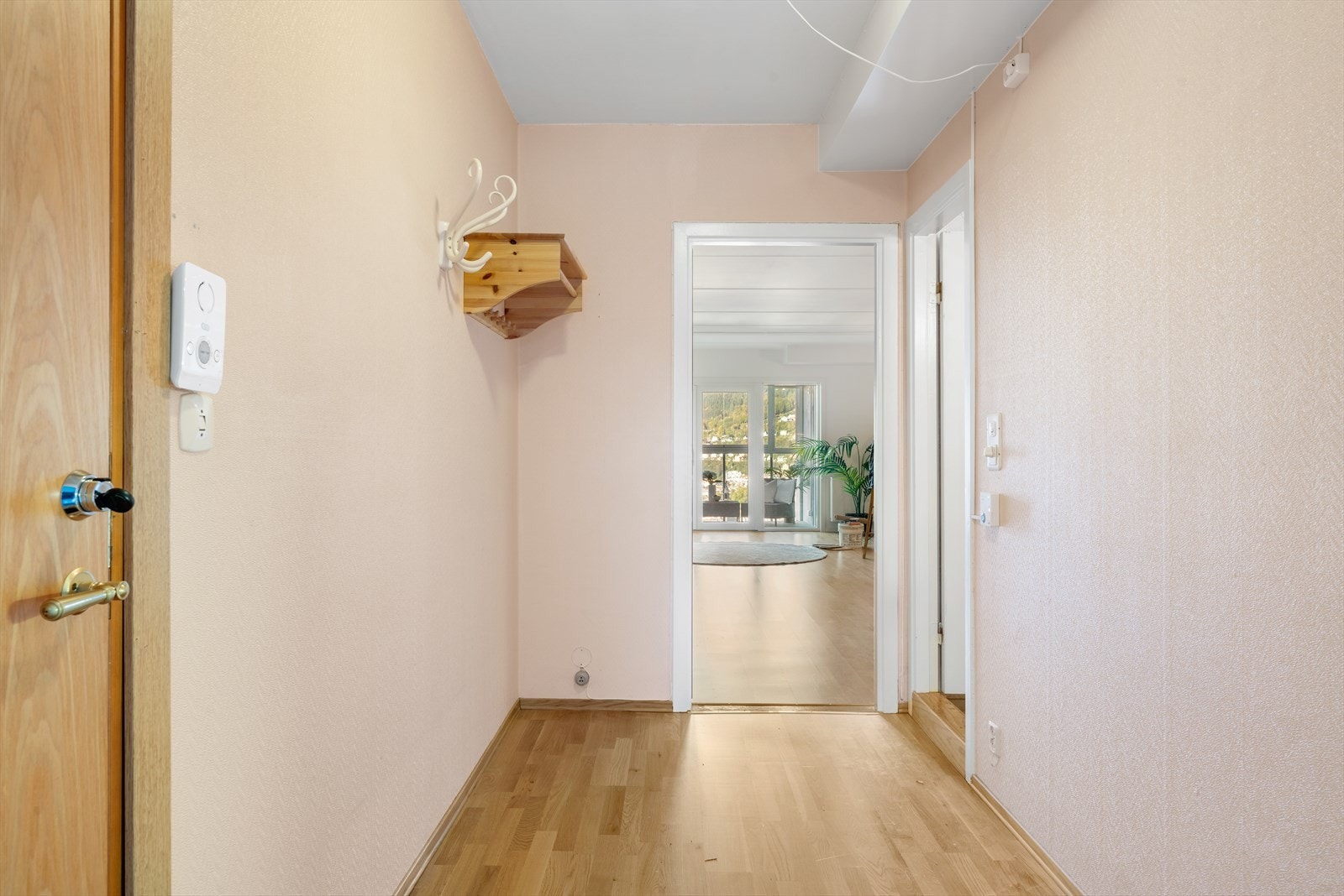 - Mye inkl. i felleskostnadene, blant annet varmtvann, sentralvarme og tv/internett - Galleribilde