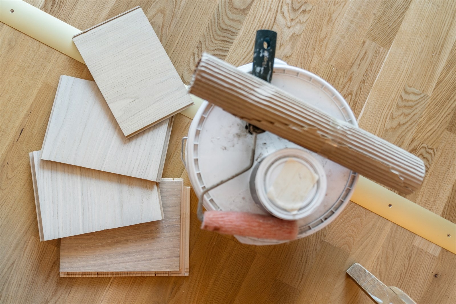 - Leiligheten har store og luftige oppholdsrom som er et godt utgangspunkt for oppussing - Galleribilde