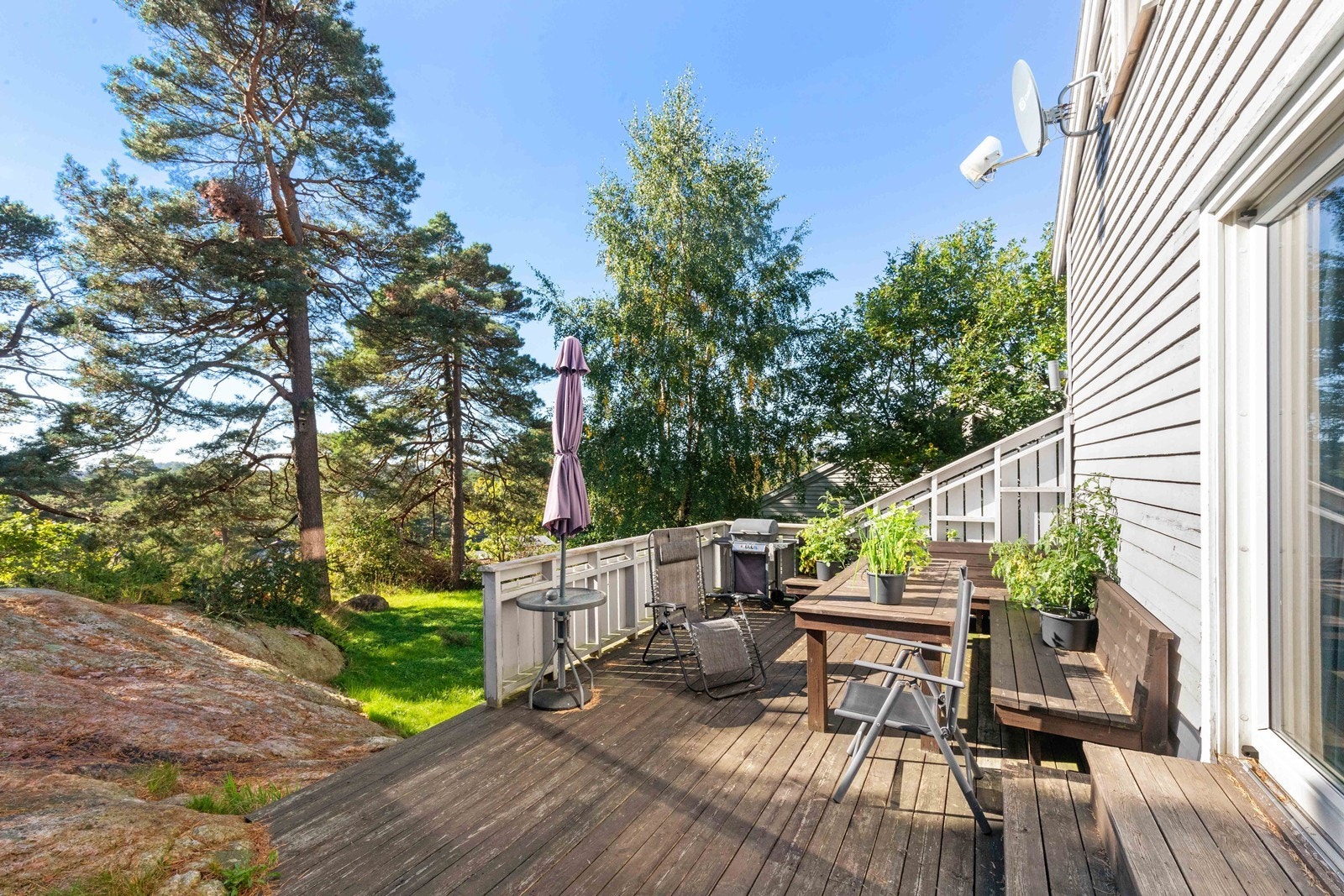 Enderekkehus med usjenert uteområde Galleribilde