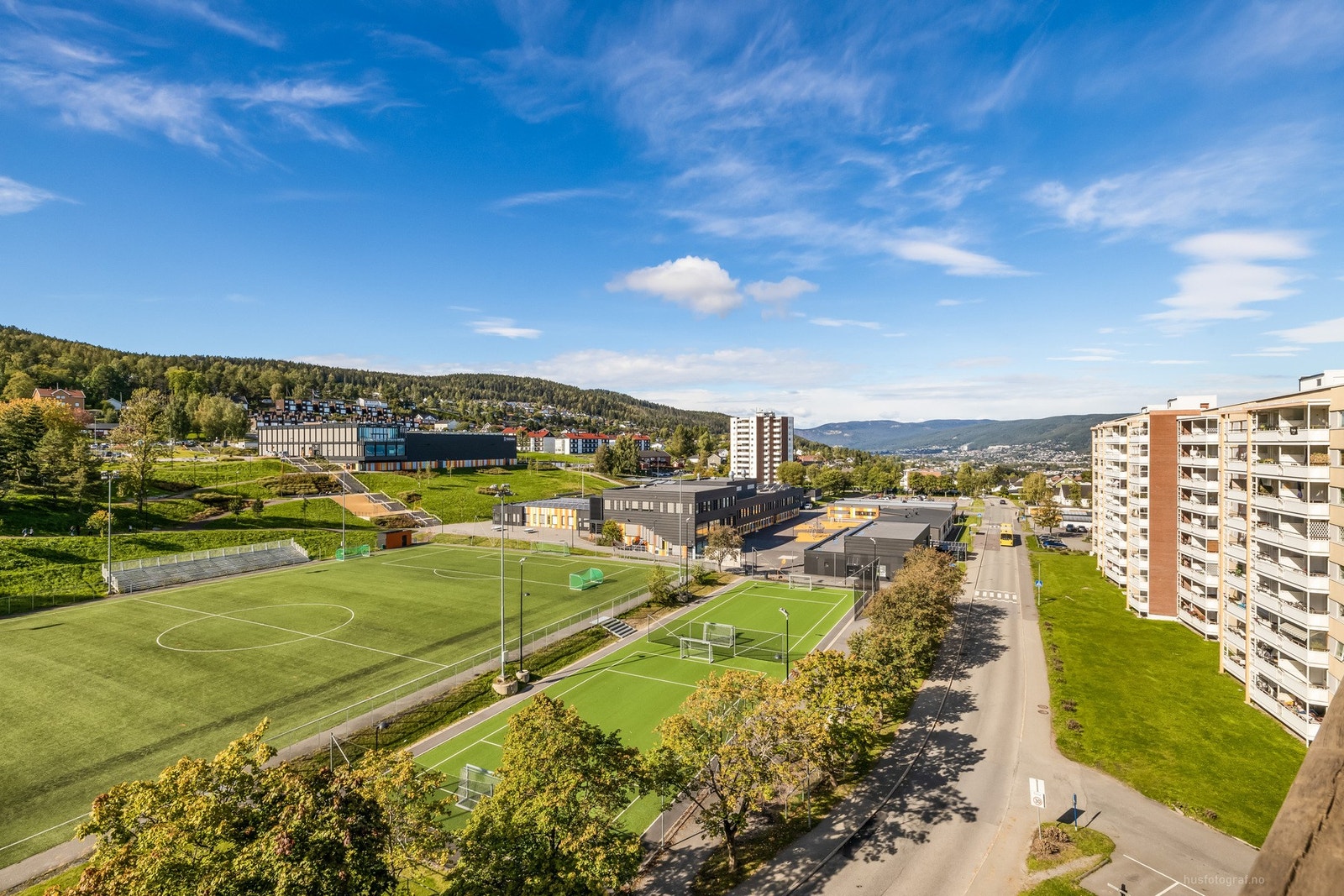 Fin utsikt over bydelen og mot Drammen Galleribilde