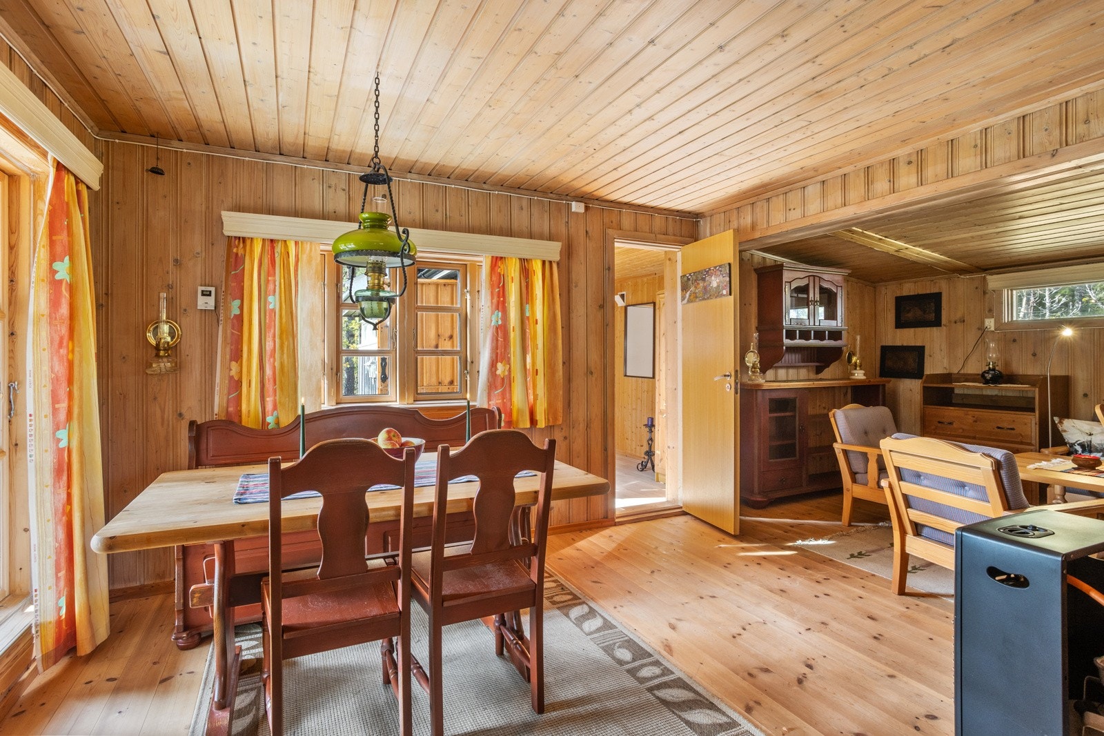 Spisestue og sofakrok Galleribilde