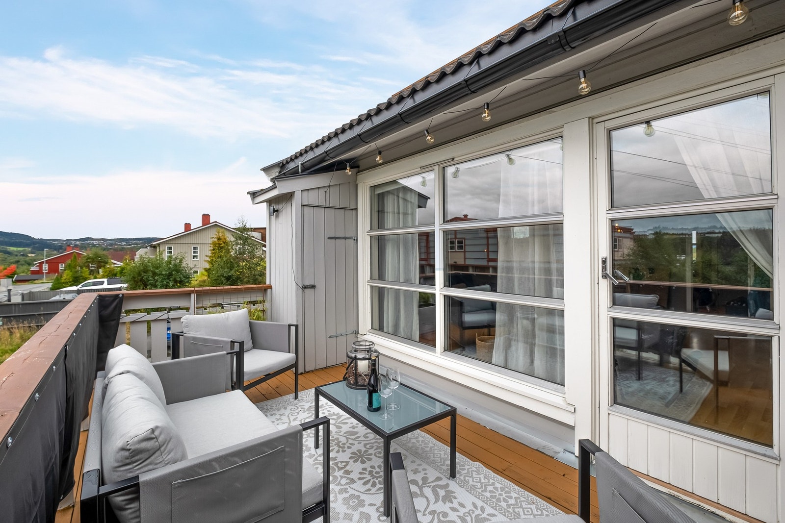 Liten sportsbod på ca. 1 m² til lagring på verandaen Galleribilde