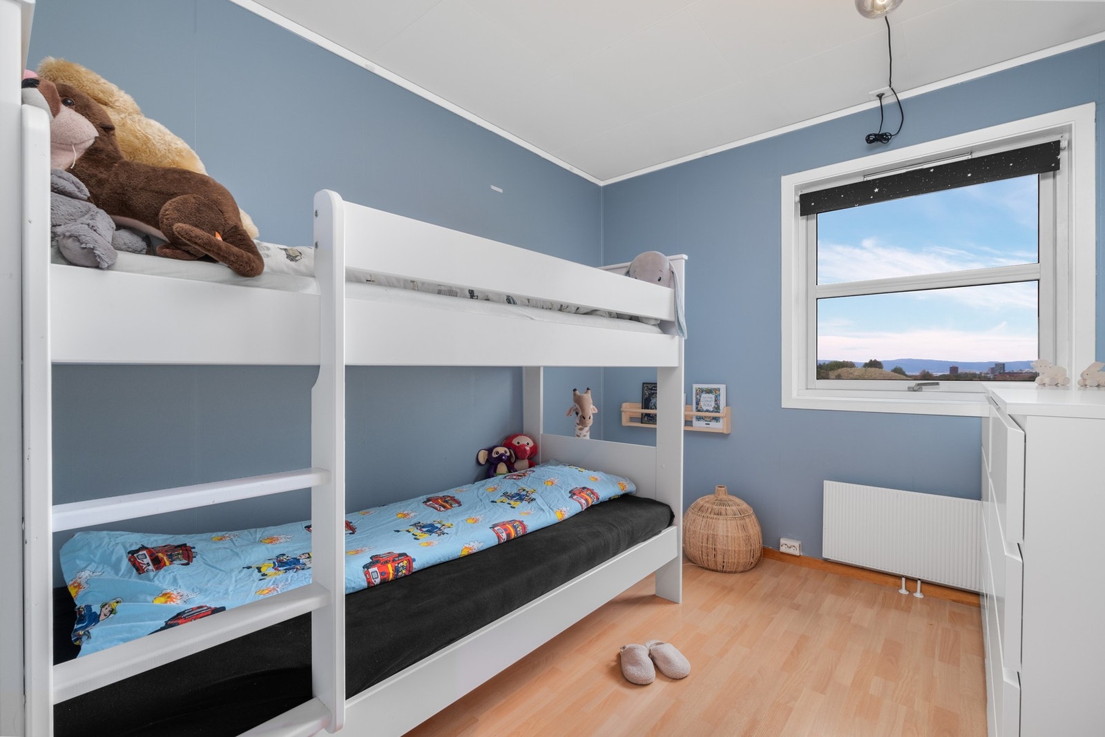 Soverom 2 er på ca. 7,5 m² Galleribilde