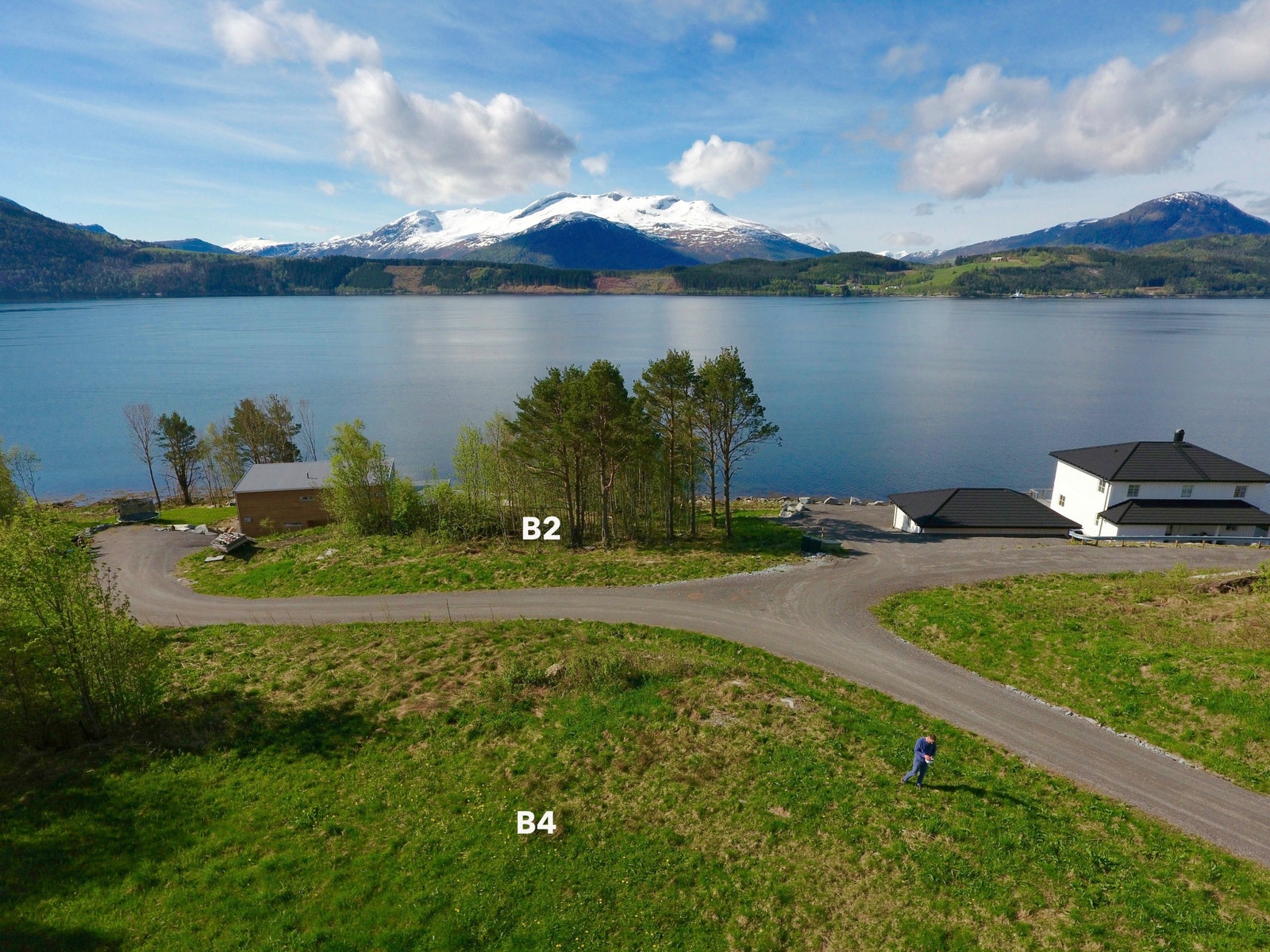 Utsikt mot sør og Stangvikfjorden hvor bildeutsnittet vris mot vest iforhold til forrige bilde Galleribilde