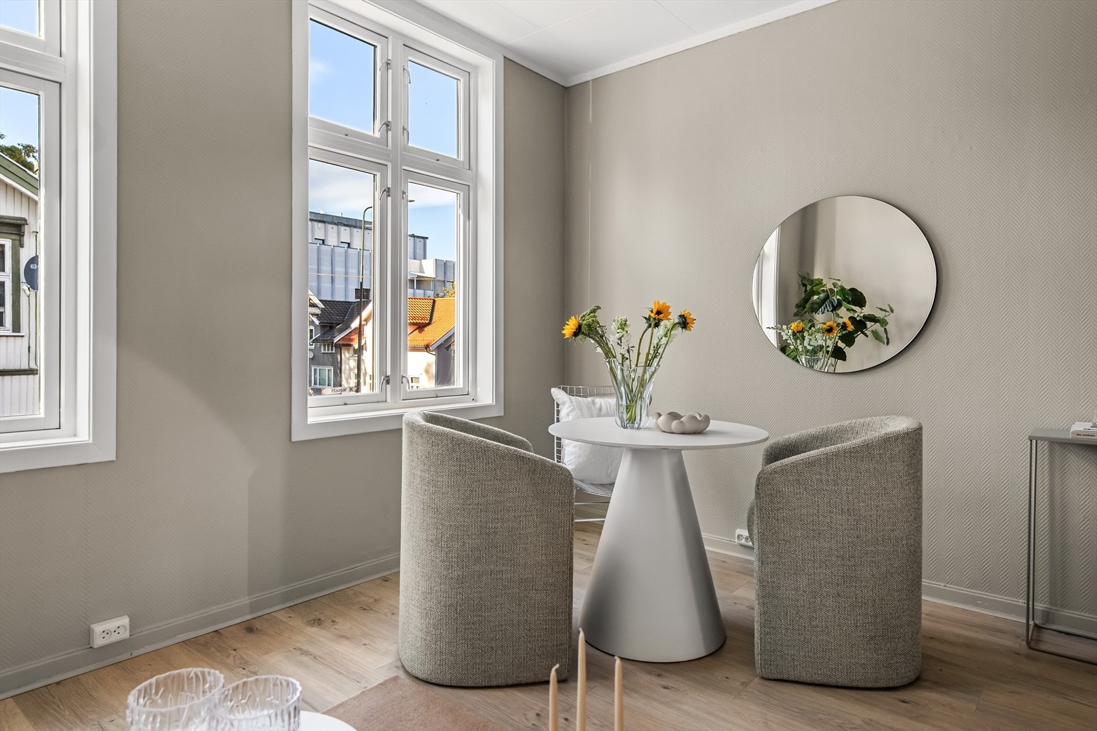 God plass til et lite spisebord. Galleribilde