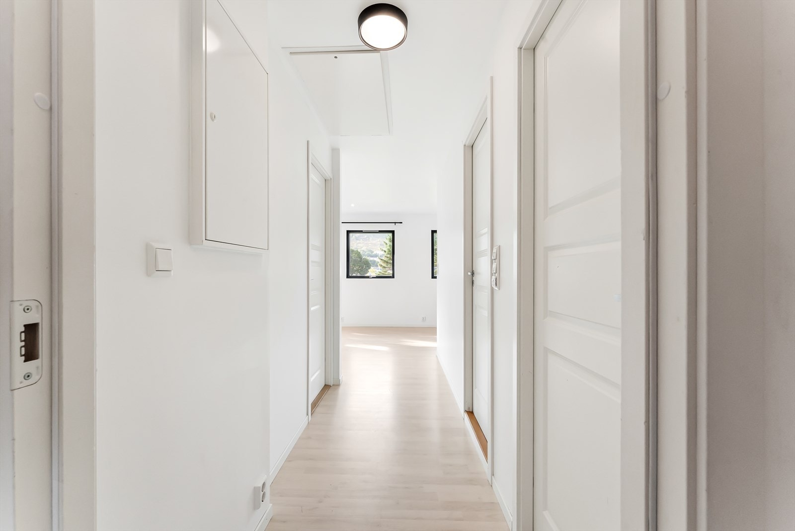 Gang mot stue Galleribilde