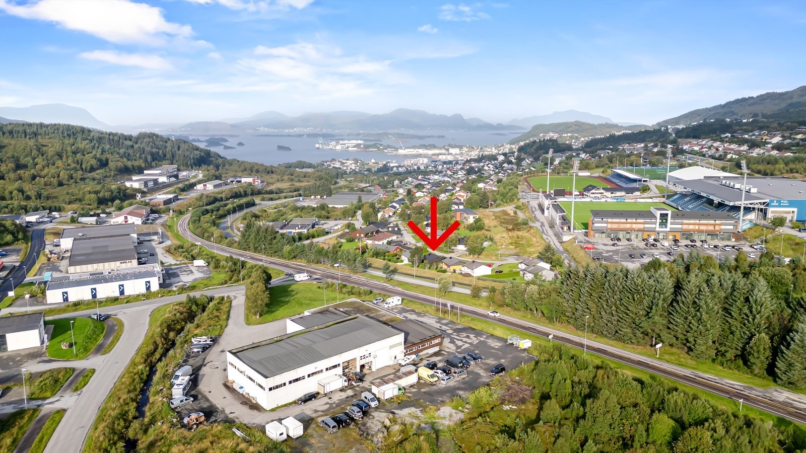 Nærområde mot Høddvoll og sentrum i bakgrunnen Galleribilde