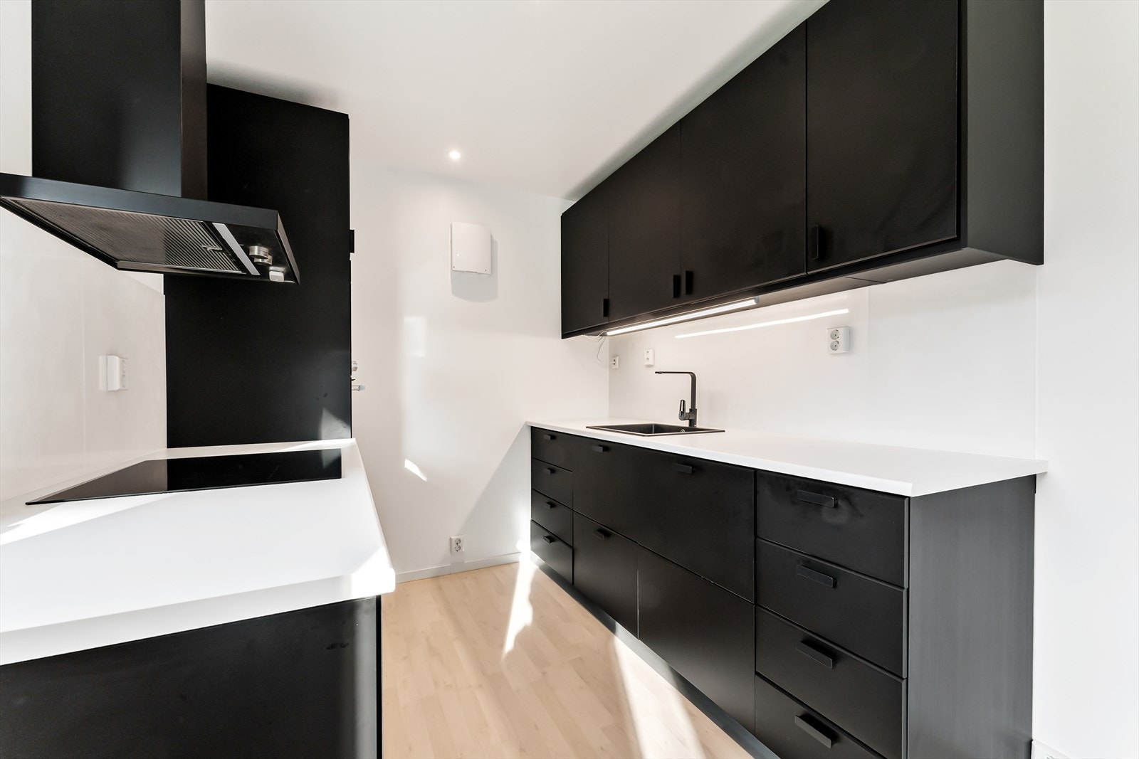 Integrerte kvitevarer på kjøkkenet Galleribilde