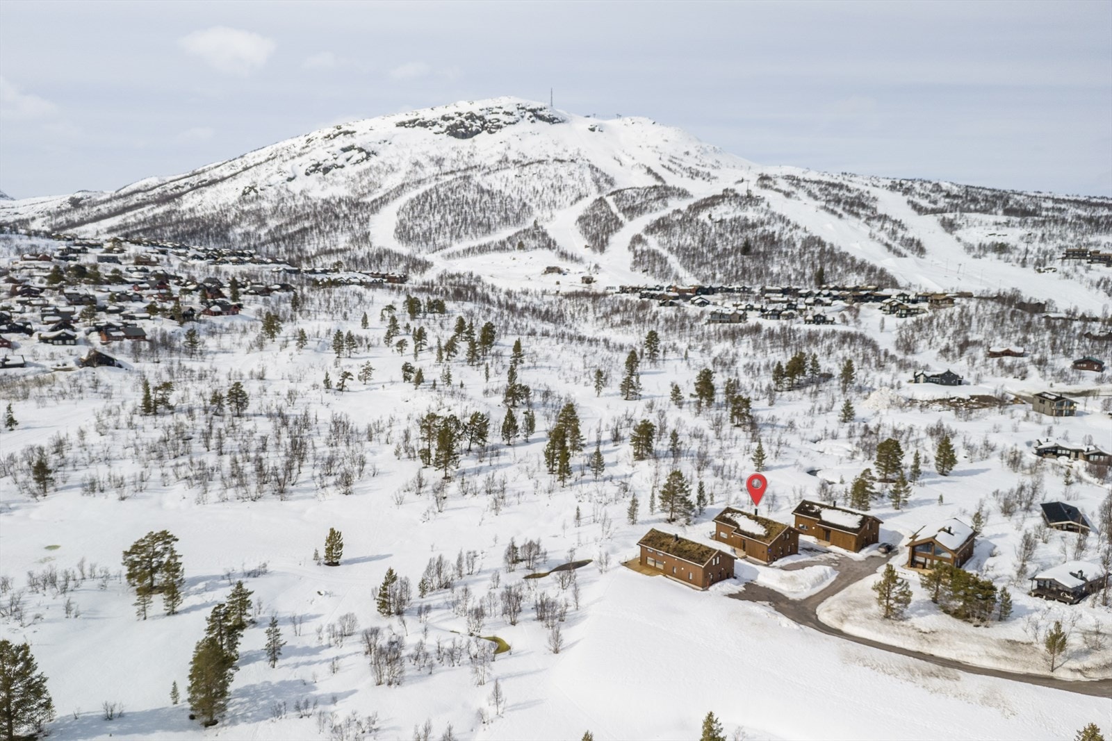 Fantastisk beliggenhet, nær skiløyper, skitrekk, sentrum og vakker natur. Galleribilde
