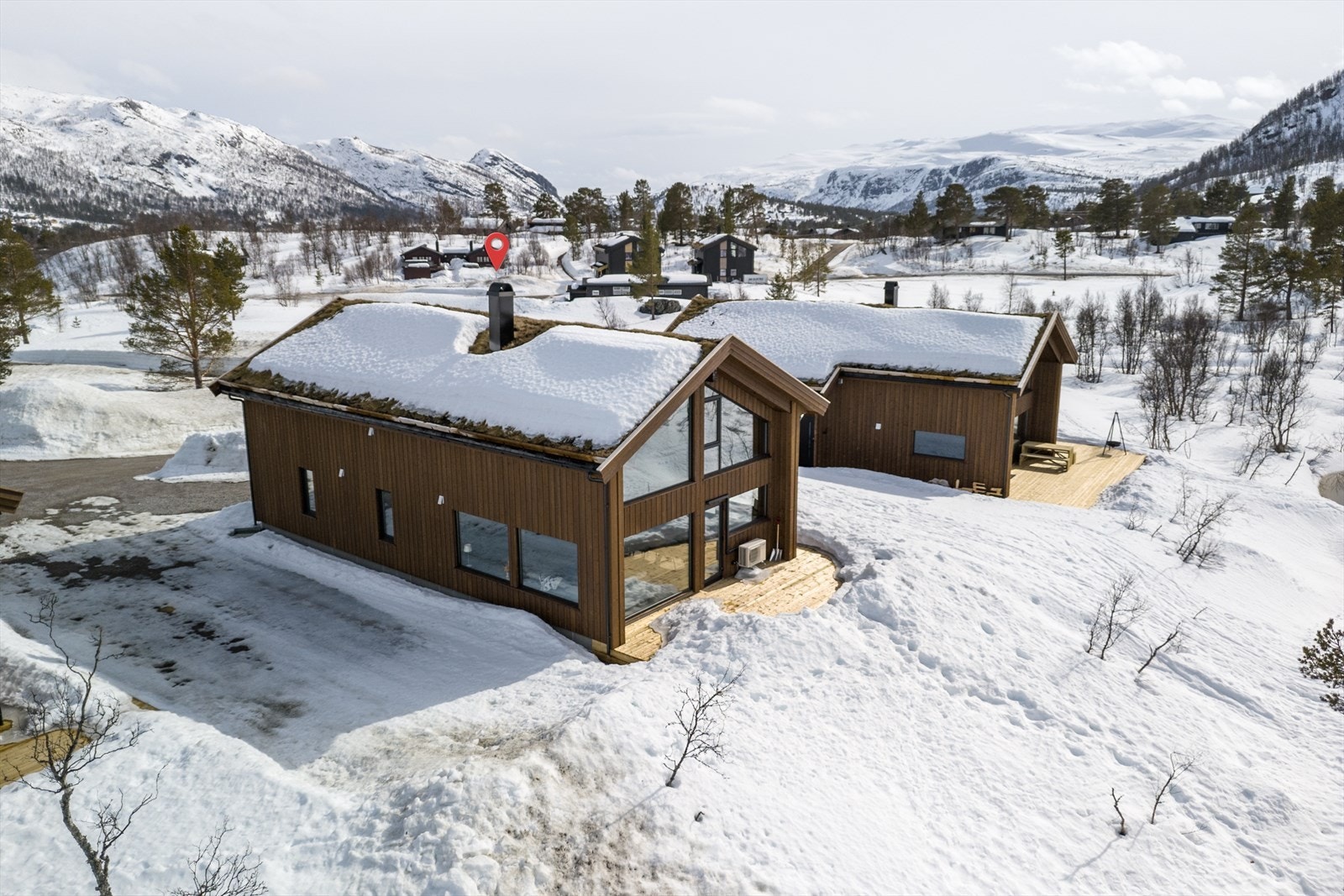 Moderne fjellhytte med torvtak og meget gode innvendige løsninger - God parkering og hvor det er montert el-bil lader Galleribilde
