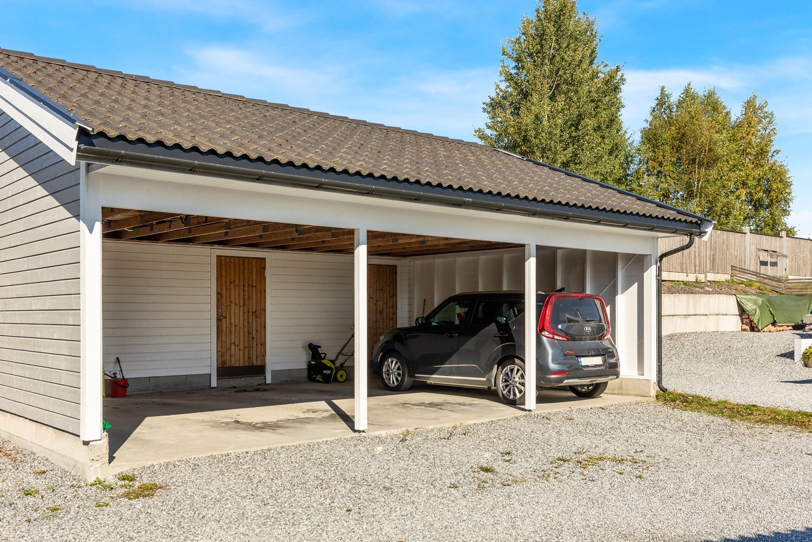 Carport med bod på 4 kvm i bakkant Galleribilde