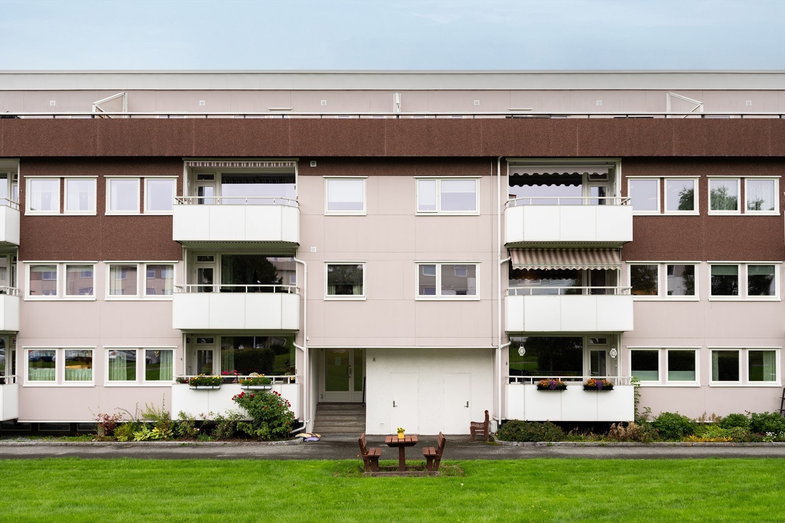 Leiligheten ligger fint til i 3 etasje i borettslaget. Galleribilde