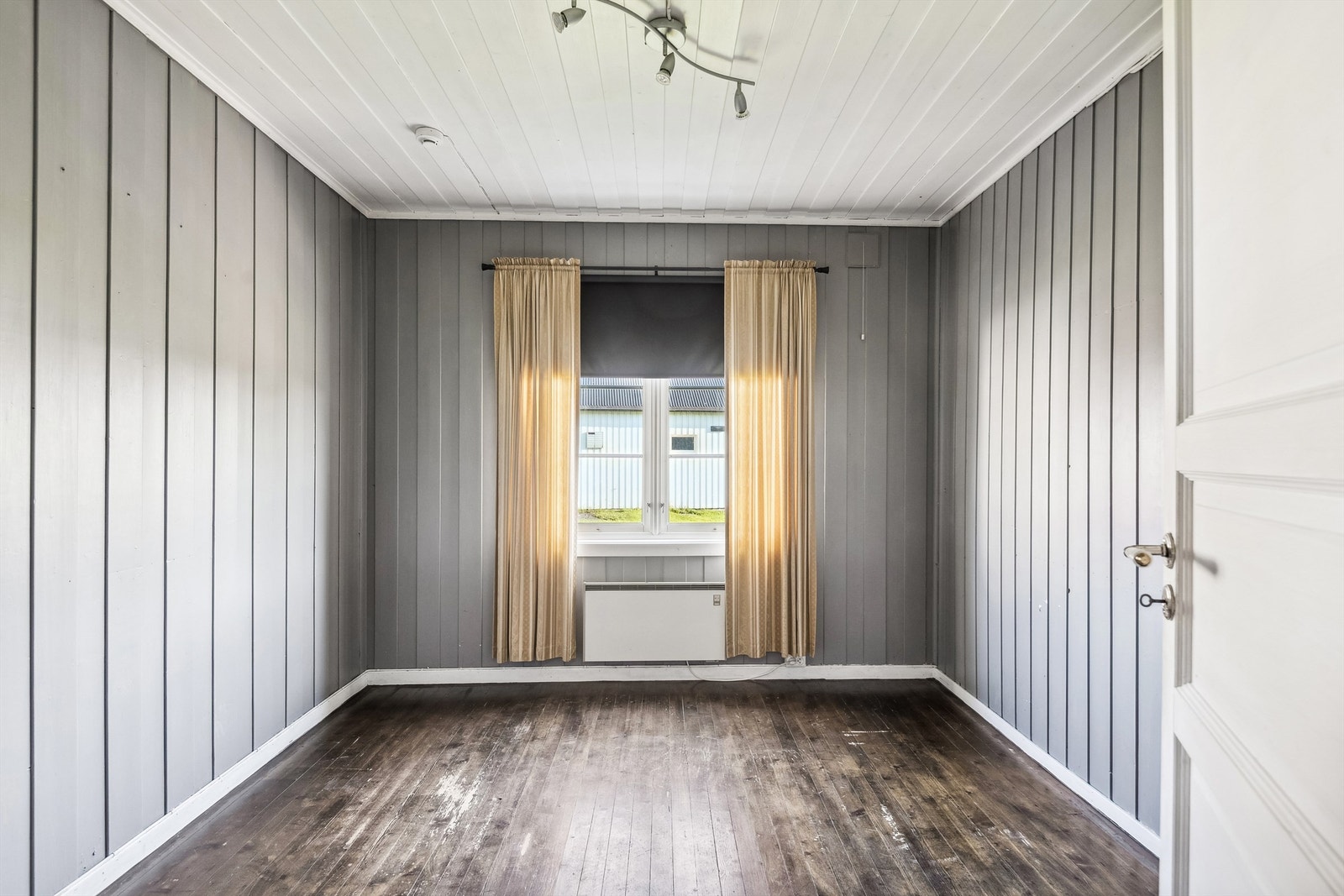 Soverom/kontor i 1. etasje Galleribilde