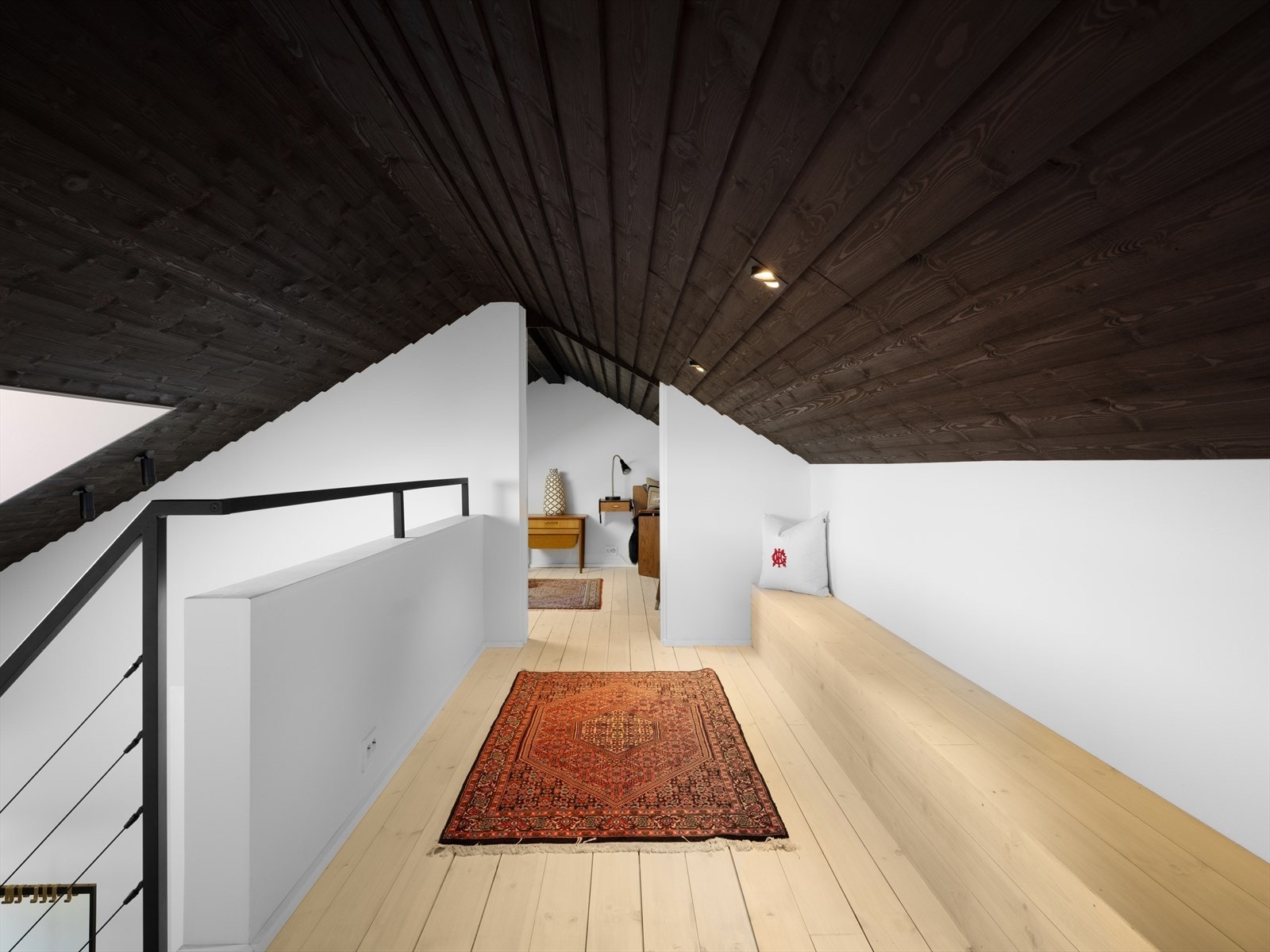 Ikke målbart grunnet takhøyden. Men likevel meget praktisk for barna med både sovealkover og lekerom. Galleribilde