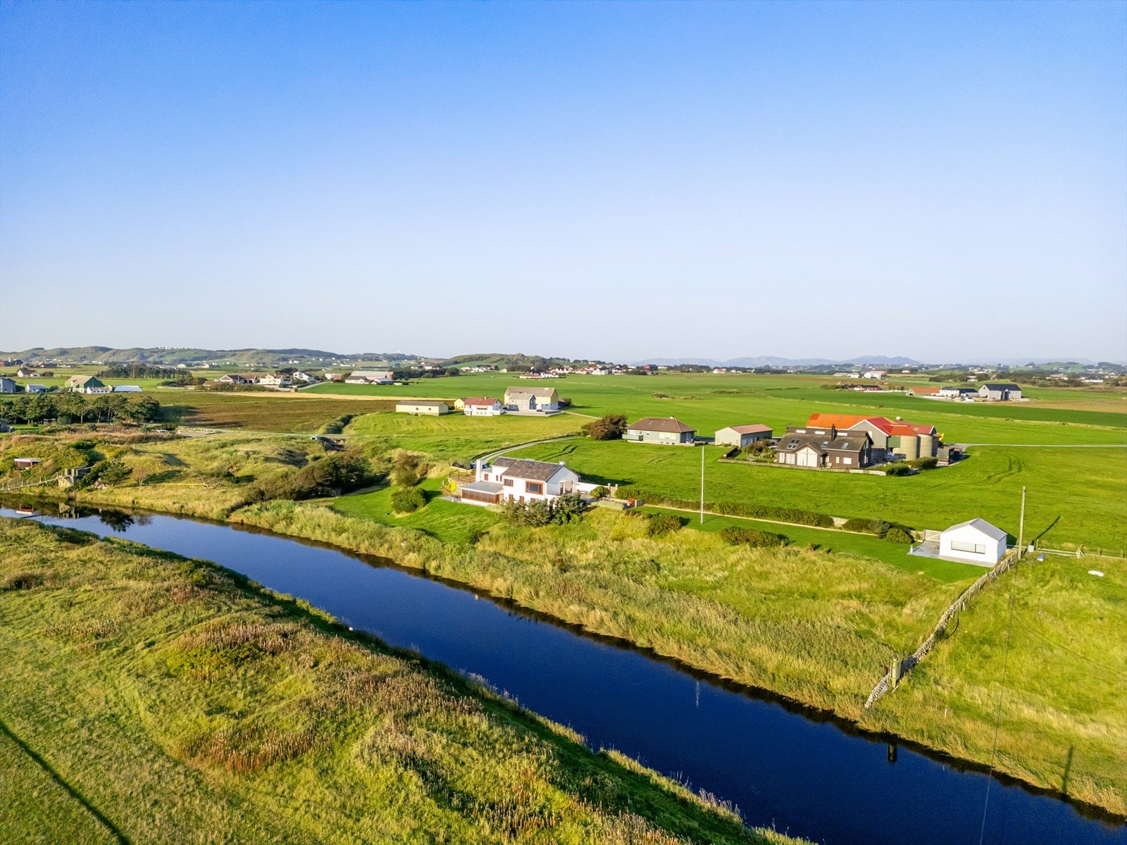Idyllen er kun en kort kjøretur fra Sandnes, Stavanger eller Bryne. Galleribilde
