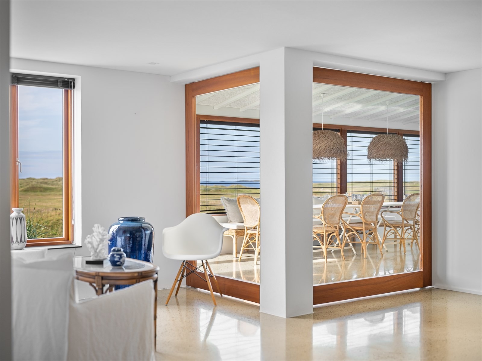 Gjennomgående nydelig atmosfære med naturlig lys og følelsen av ute, inne. Galleribilde