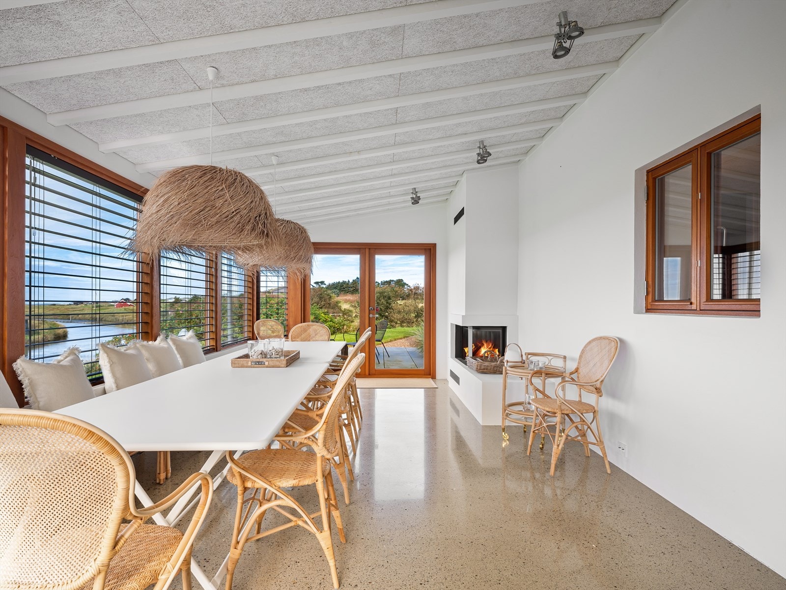 Akustikkdemping i hagestuen gjør det behagelig selv når du har storfamilien samlet. Galleribilde