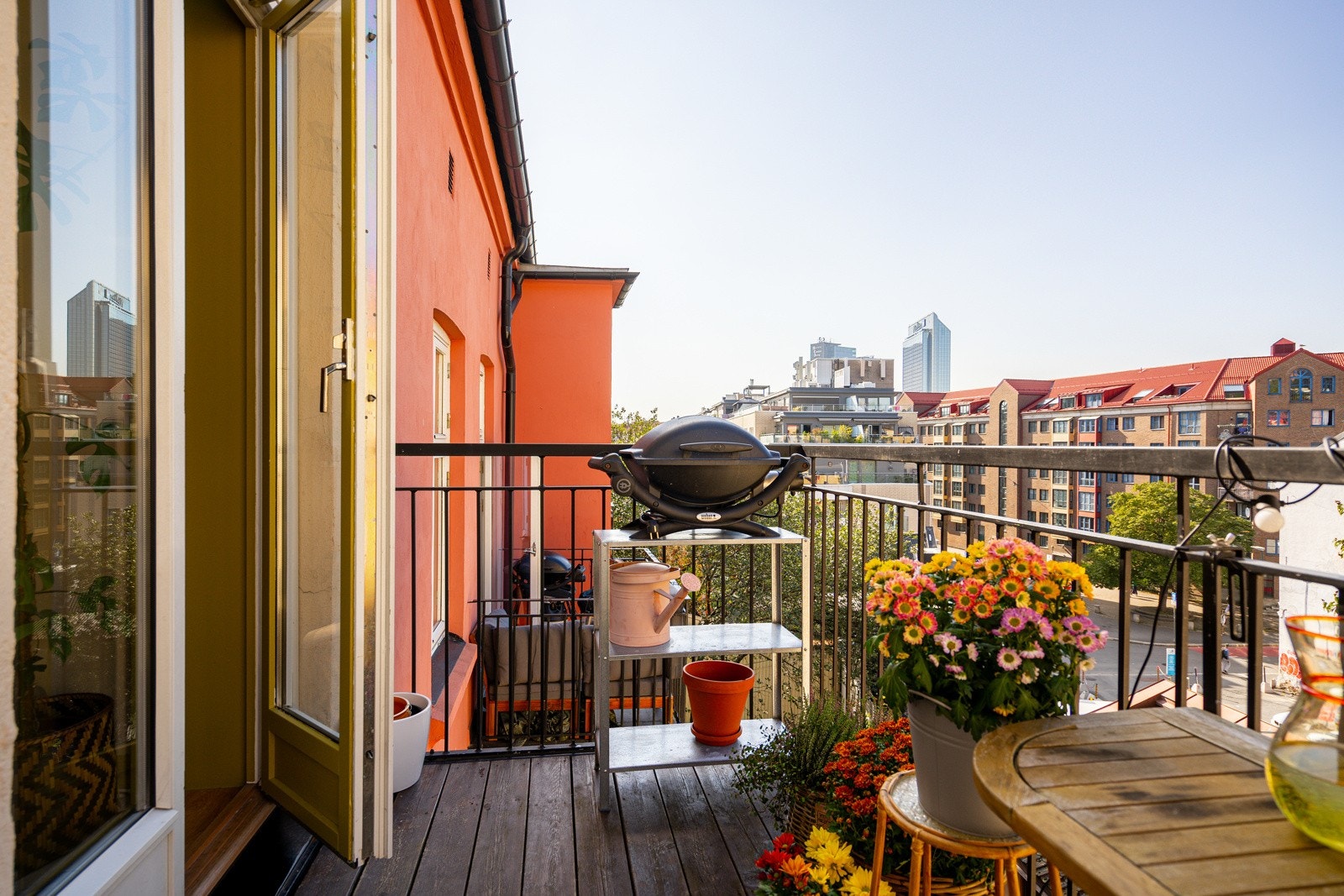 En unik 4-roms over to plan med attraktiv beliggenhet. Galleribilde