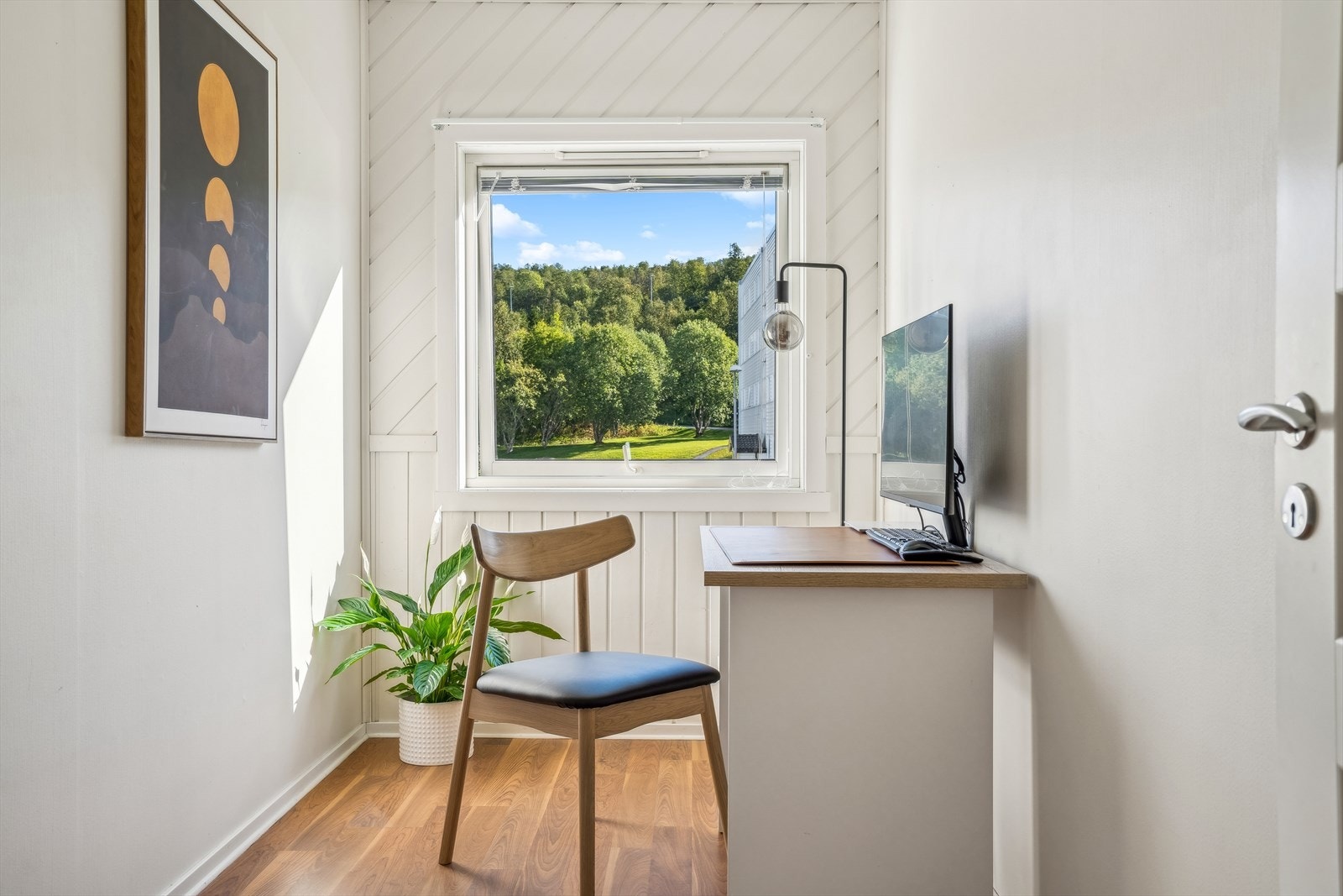 Dette soverommet er i dag innredet som kontor. Galleribilde