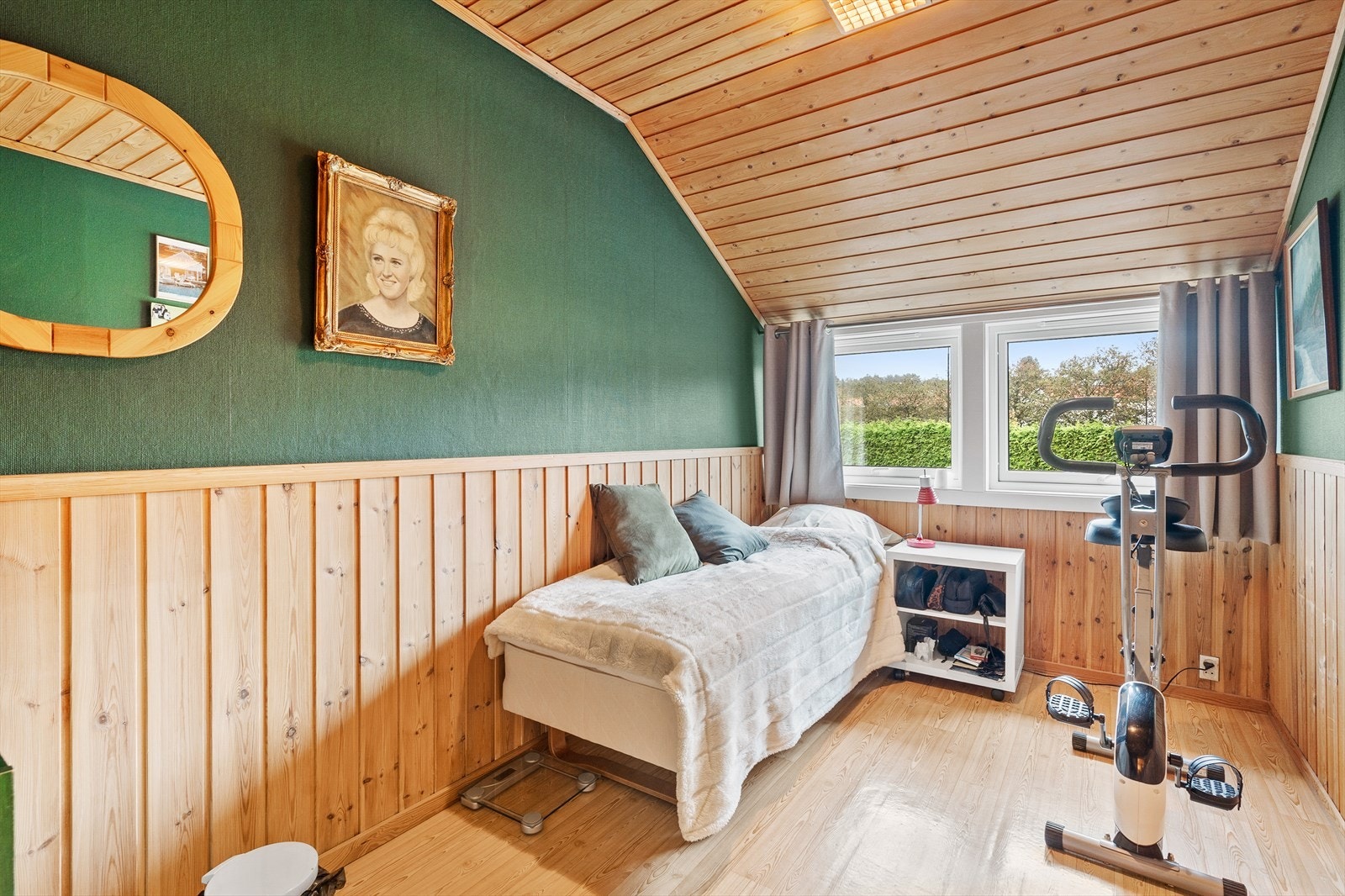 2. etg: Soverom 2 Galleribilde