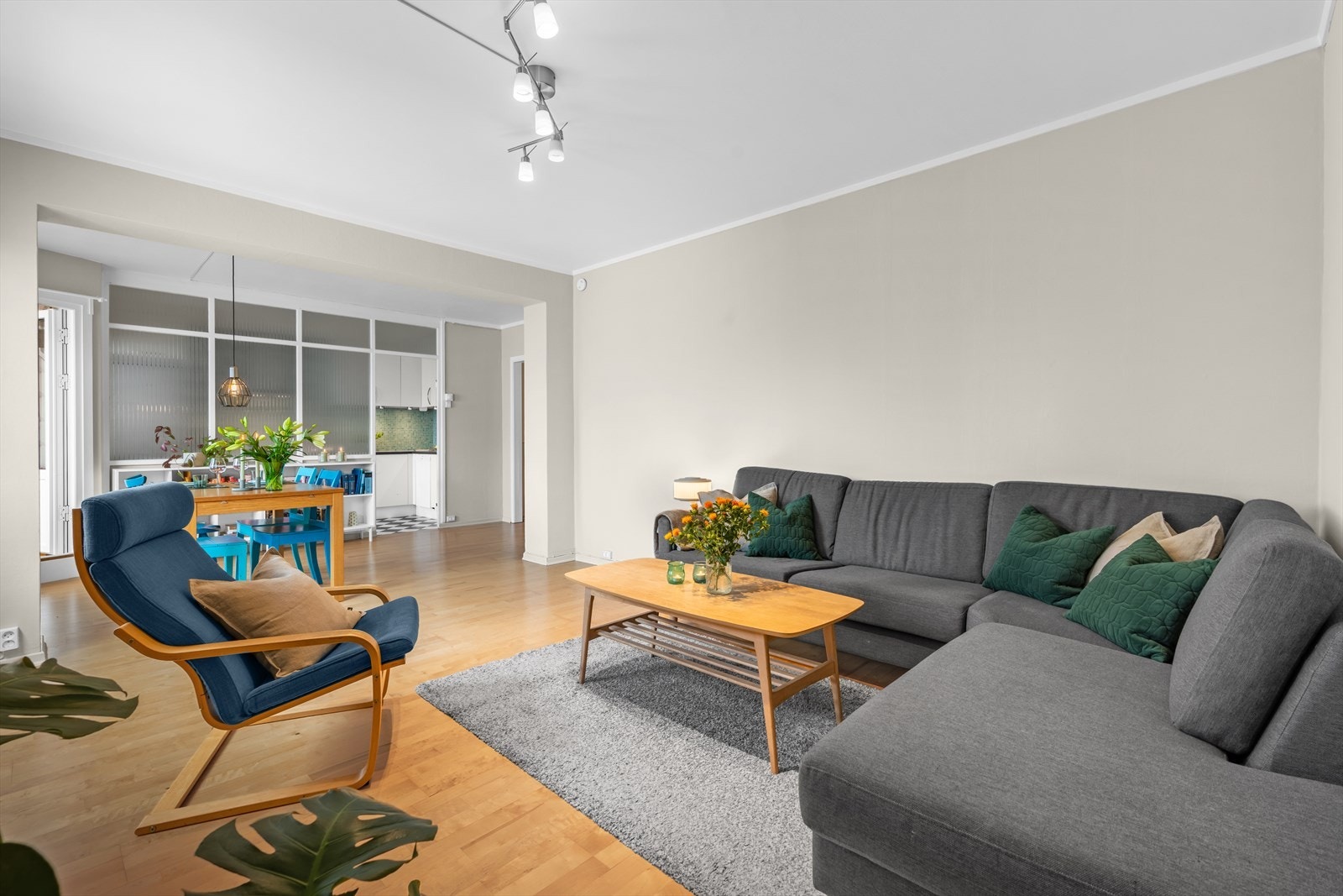 Veggene i stuen ble malt i 2024. Galleribilde