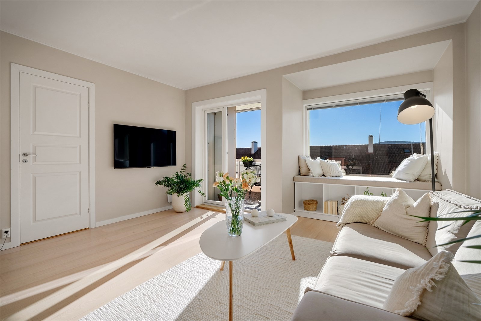 - Stuen måler i alt 22 m² - Galleribilde