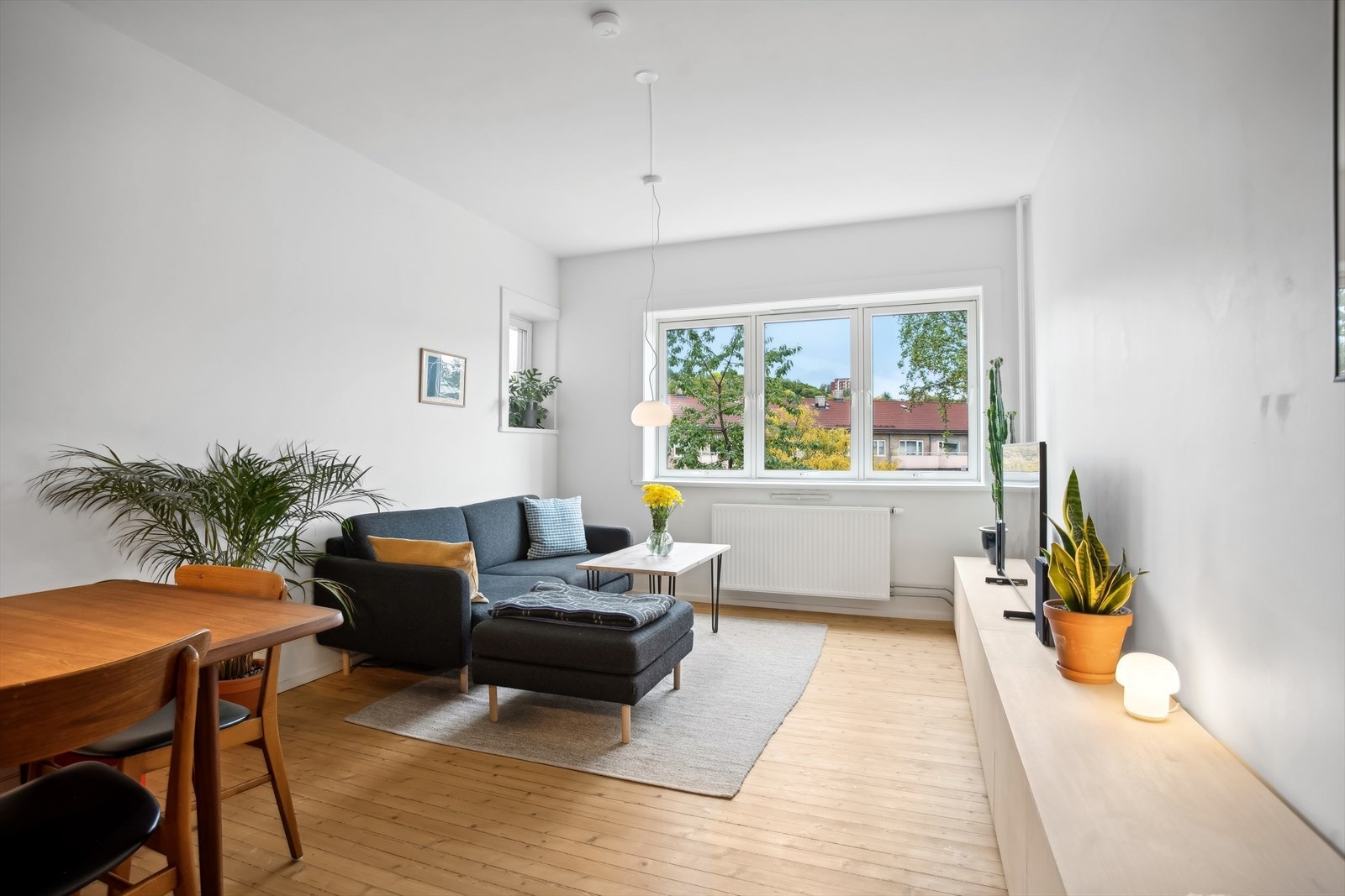 Når strømprisene stiger er det godt å vite at oppvarming av boligen er inkludert i felleskostnadene. For øvrig er felleskostnadene kun 4. 306,- Galleribilde