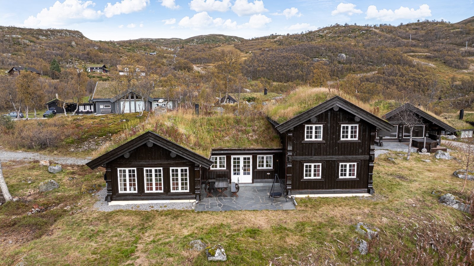 Flott og solid hytte - NB Anneks til høyre på bildet medfølger ikke da dette står på naboeiendom Galleribilde