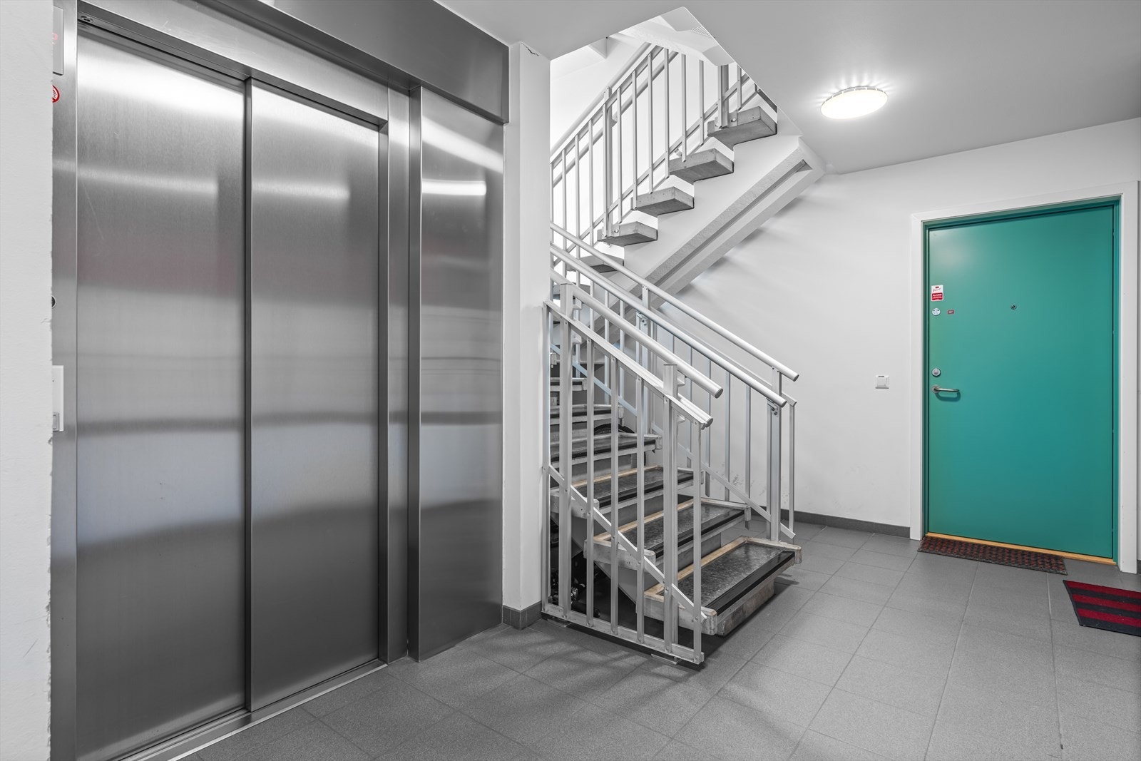 Det er heisadkomst til etasjeplan. Galleribilde