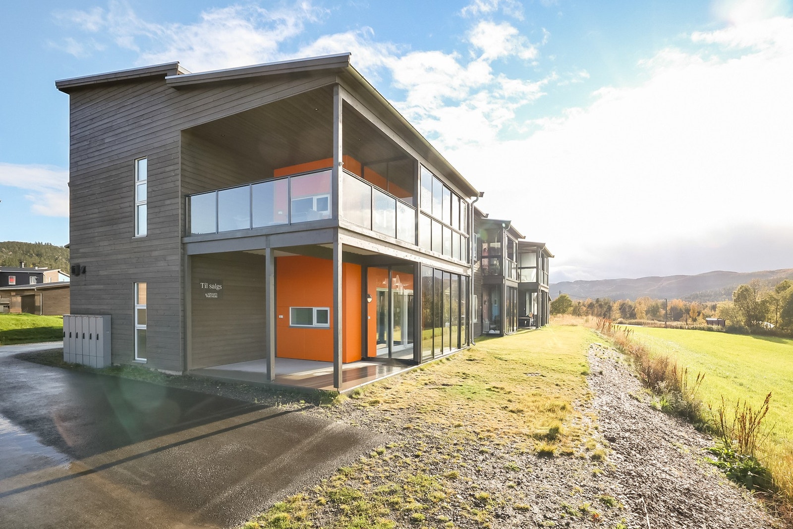 Balkong med flott utsikt over nærområdet. Galleribilde