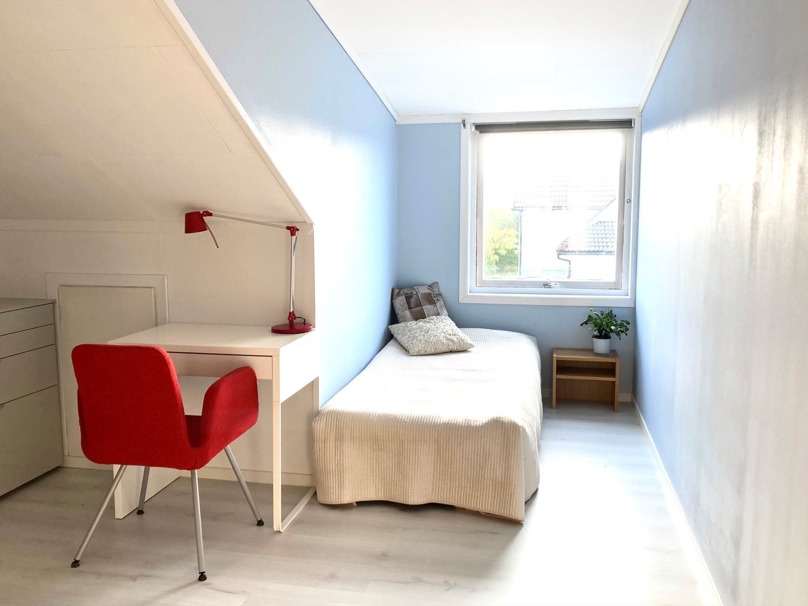 Soverom 2 med god plass til seng Galleribilde