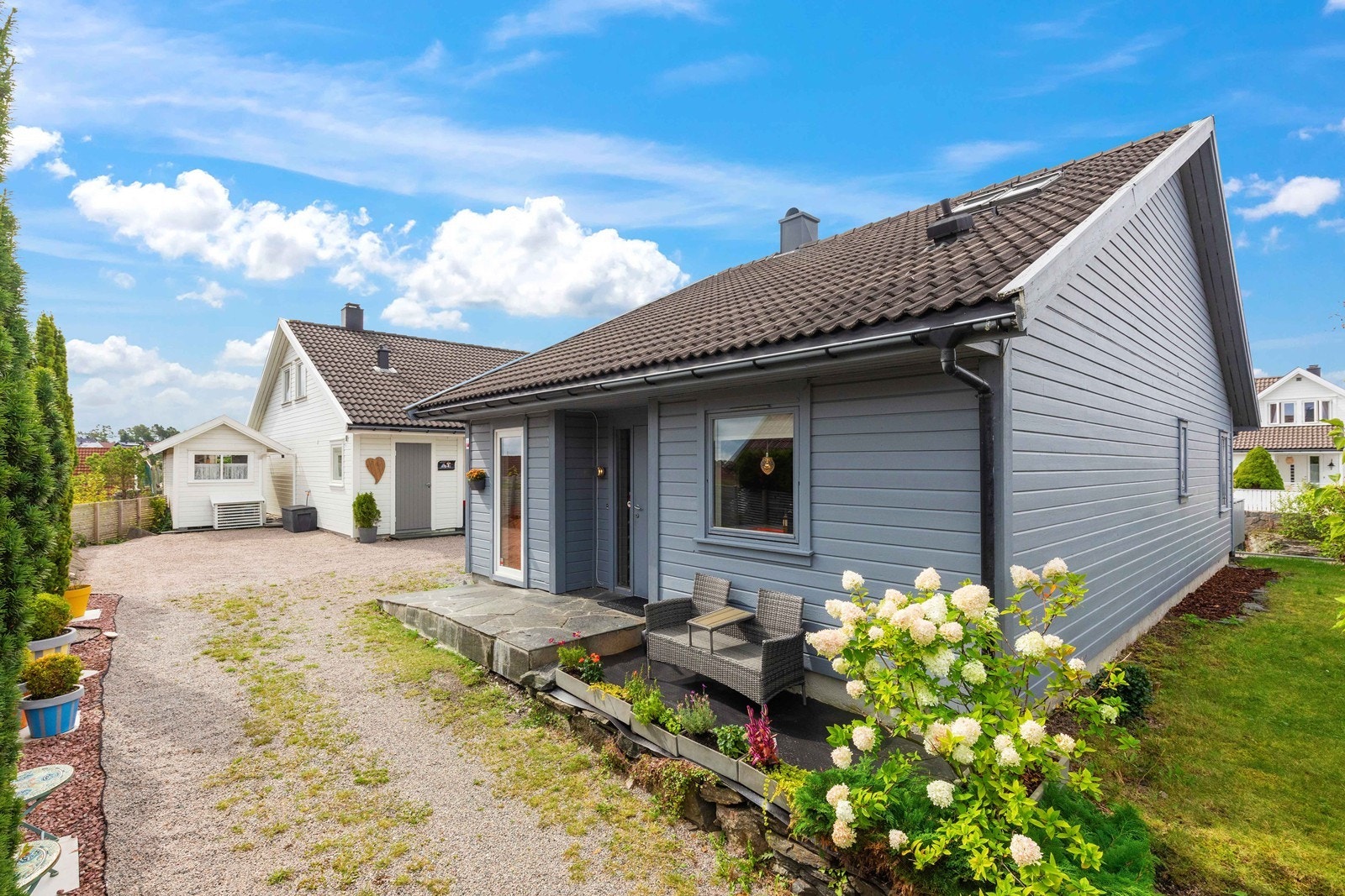 Sørmegleren ved Henrik Lossius ønsker deg velkommen til Løvika 99! Galleribilde