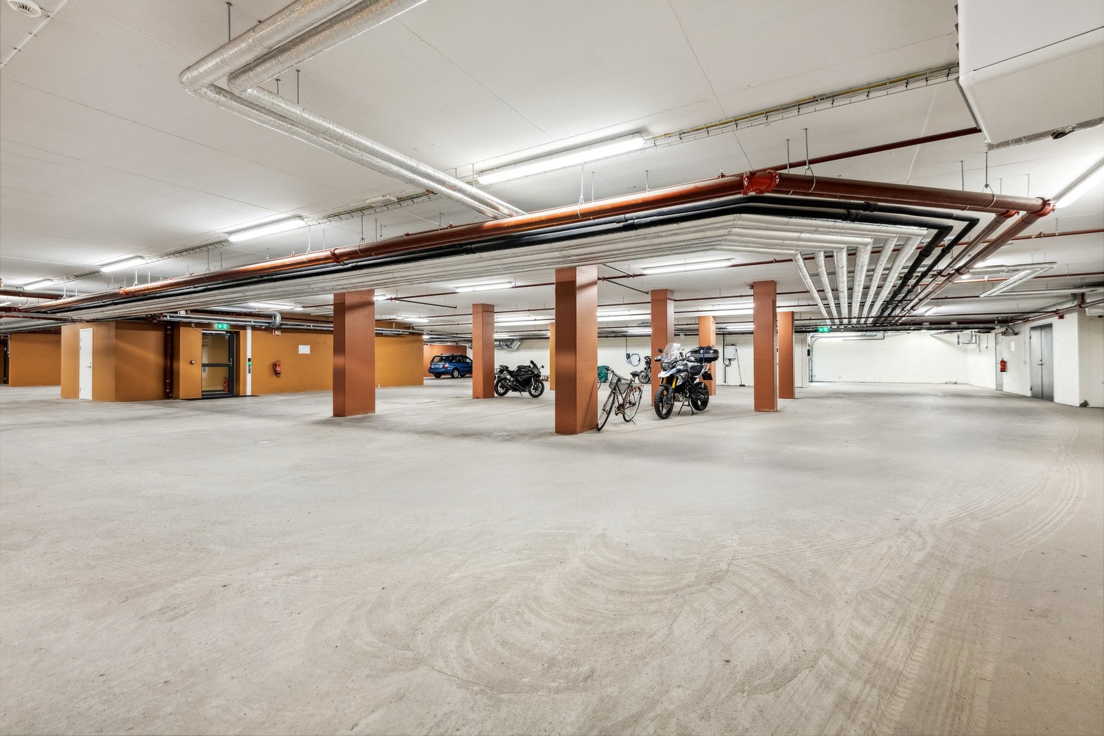 Andelen disponerer egen plass i parkeringskjeller. Galleribilde