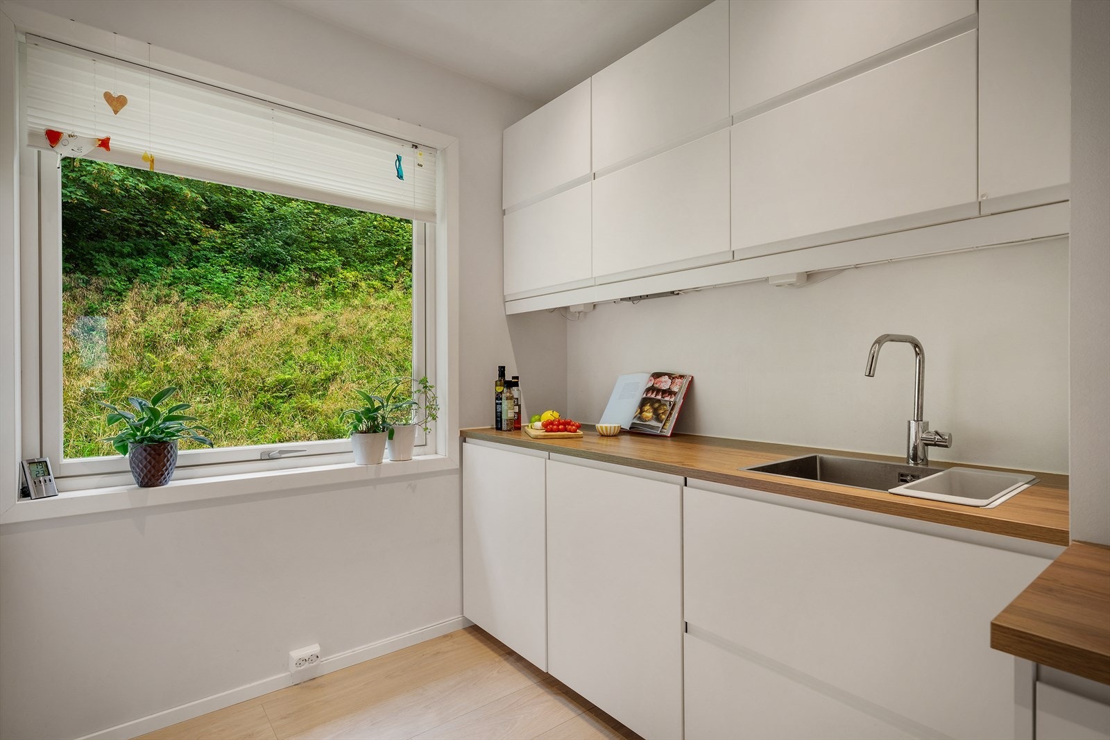 - Kjøkkenet måler 9,3 m² - Galleribilde