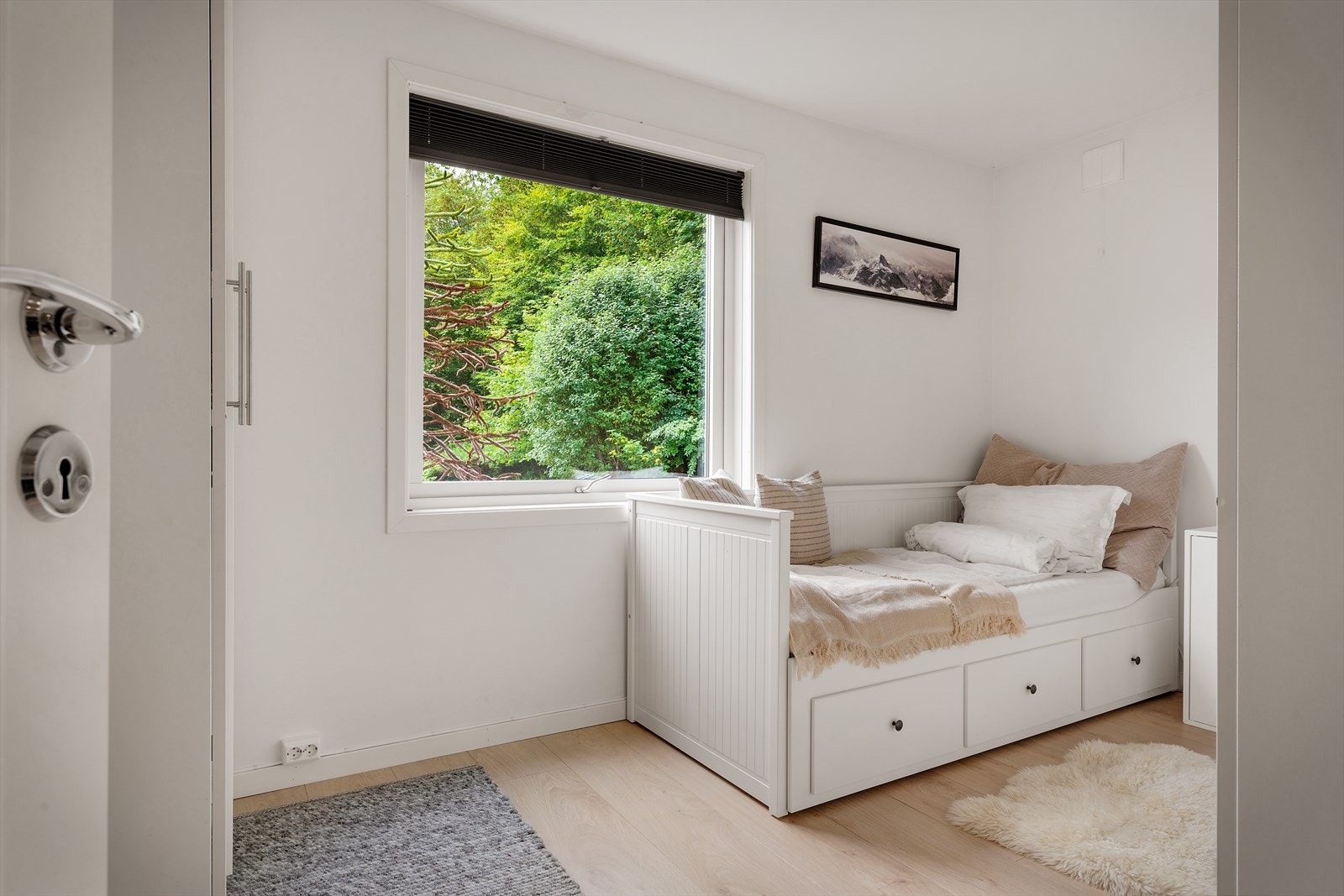 - Soverommet måler 10,8 m² - Galleribilde