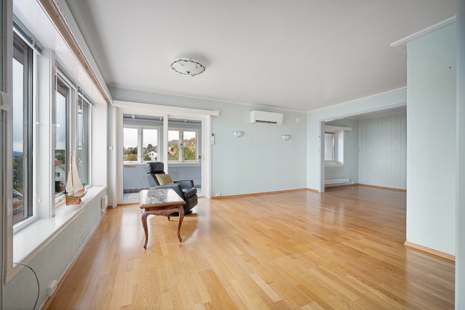 Fra stuen har du adkomst til balkong Galleribilde