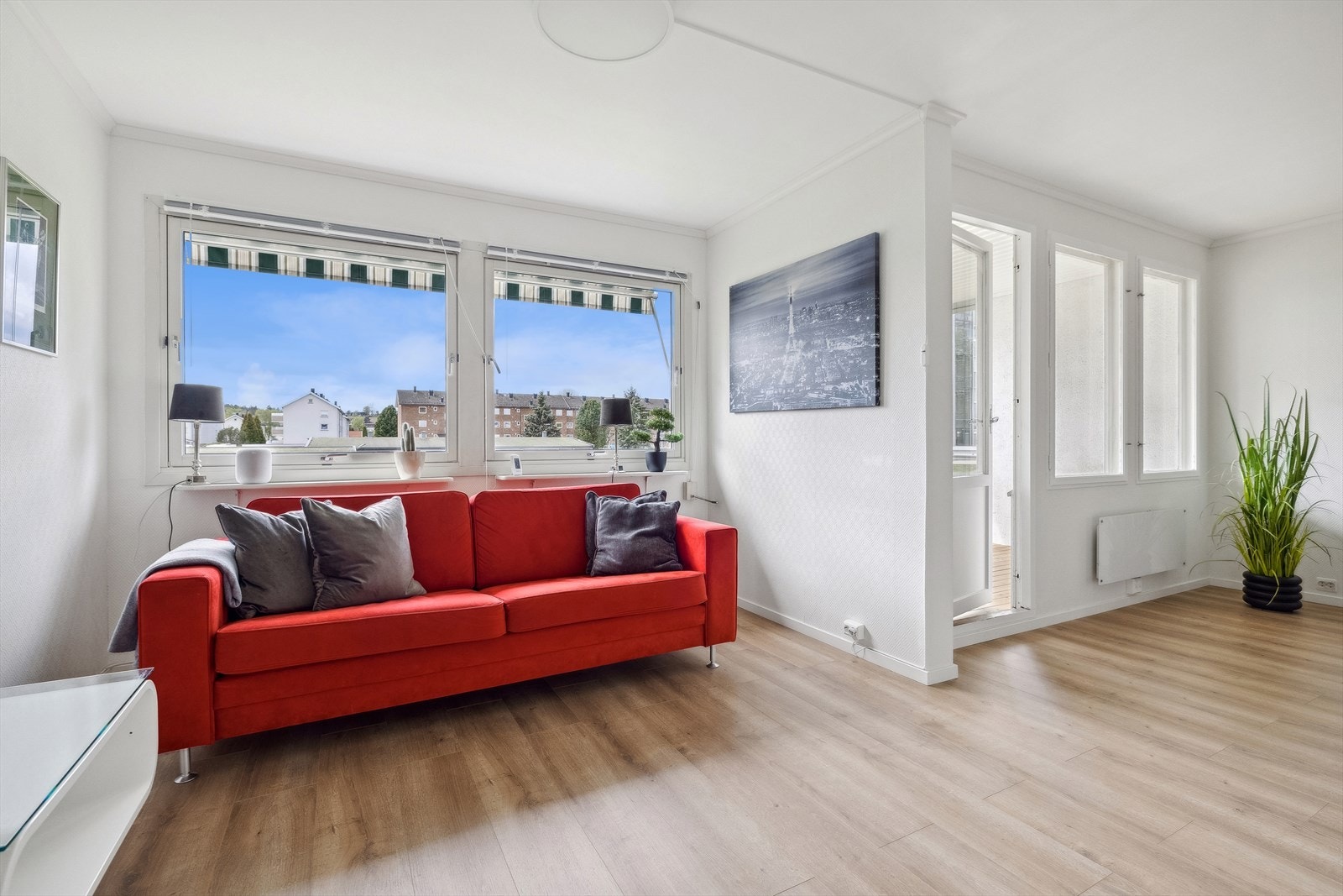 Stuen har god plass for en sofagruppe Galleribilde